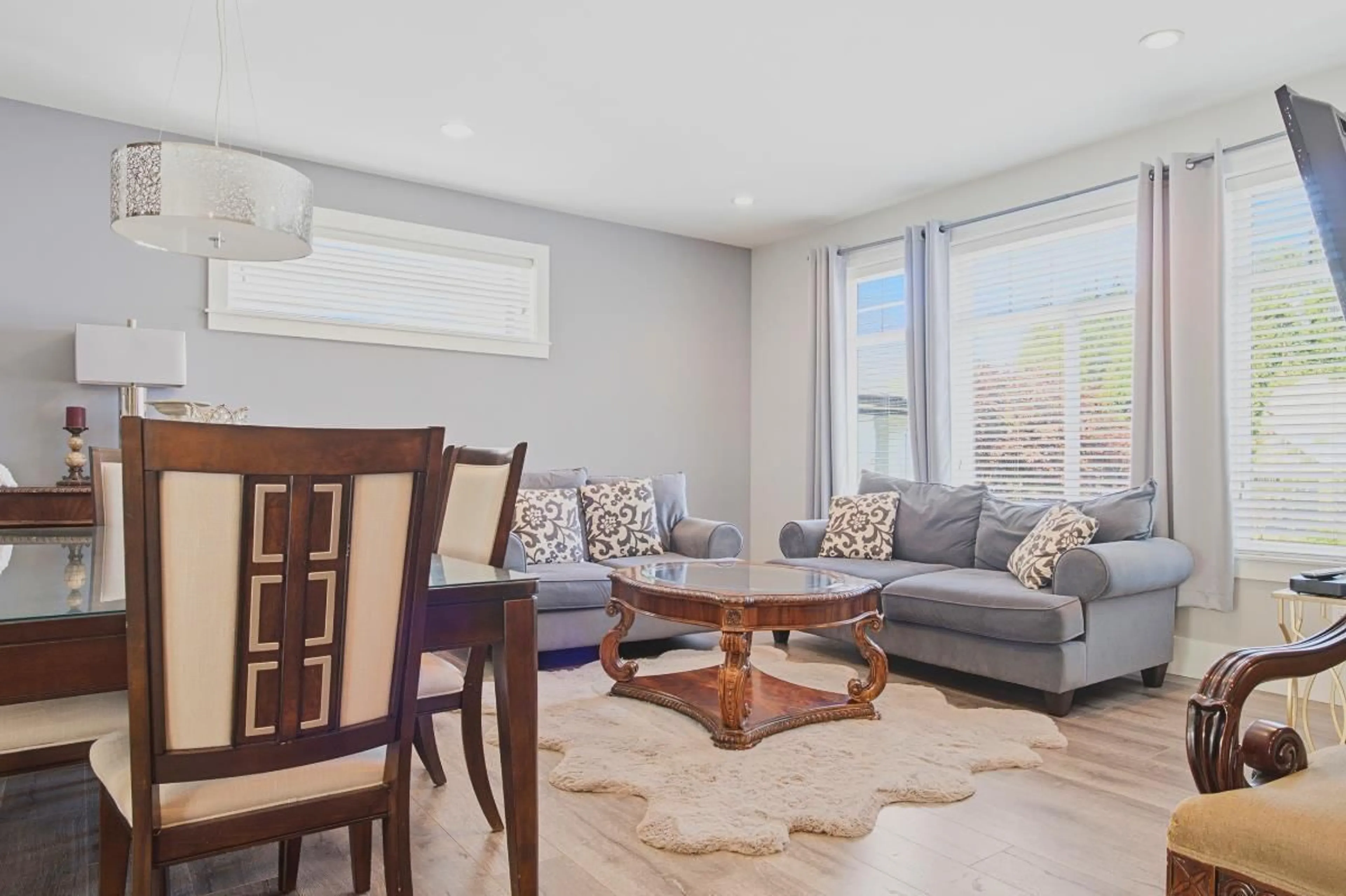 Living room with furniture, unknown for 6071 145B STREET, Surrey British Columbia V3S4R6