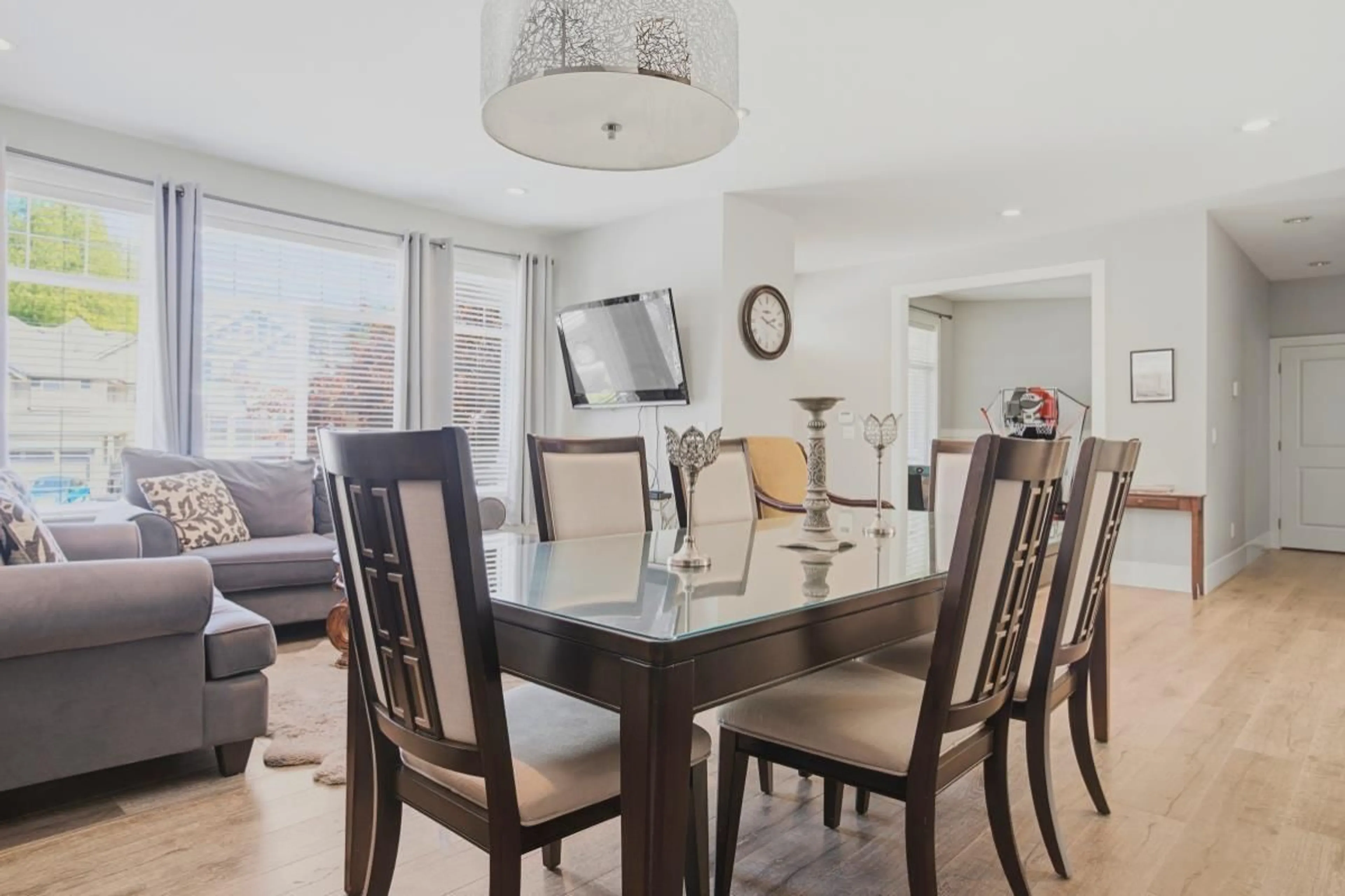 Dining room, wood/laminate floor for 6071 145B STREET, Surrey British Columbia V3S4R6
