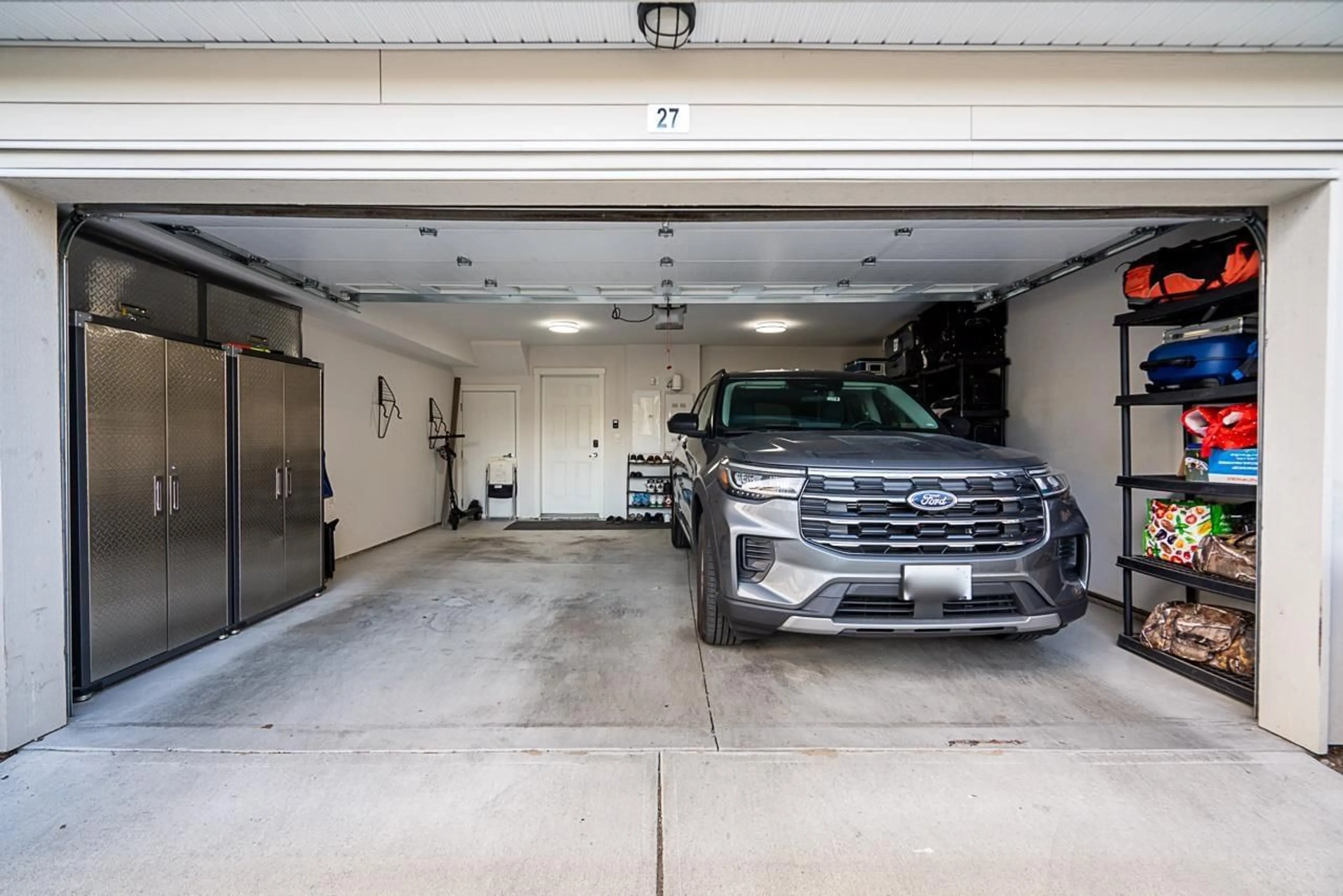 Indoor garage for 27 - 13898 64 AVENUE, Surrey British Columbia V3W1L6