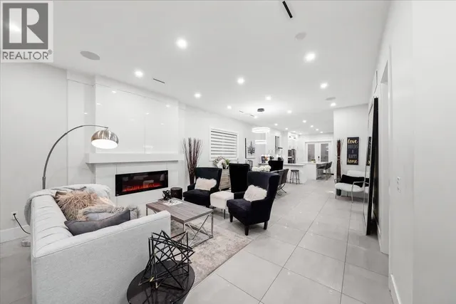 1041 STEWART AVENUE, Coquitlam 3