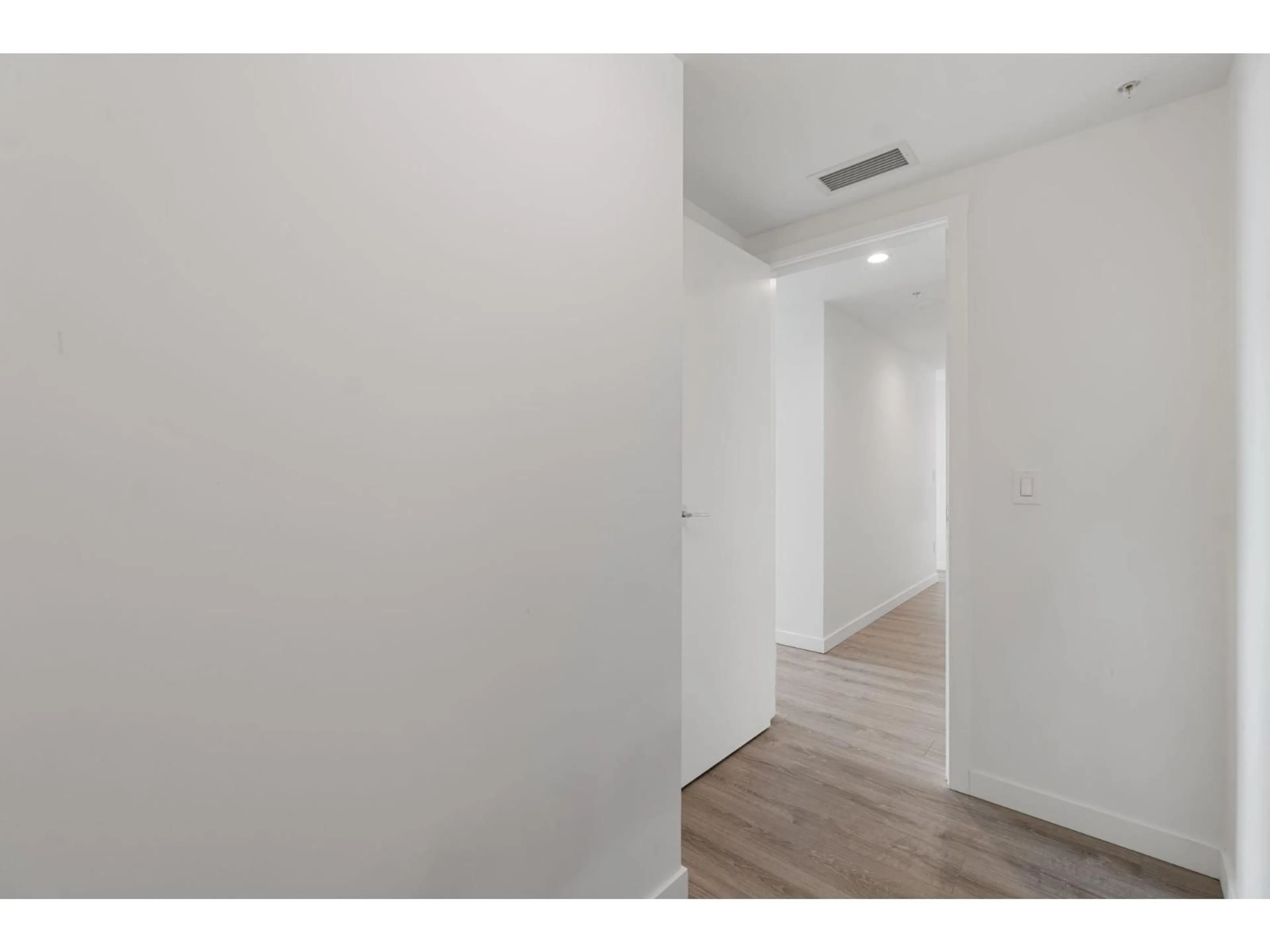 Unknown for 1112 - 13350 CENTRAL AVENUE, Surrey British Columbia V3T0S1