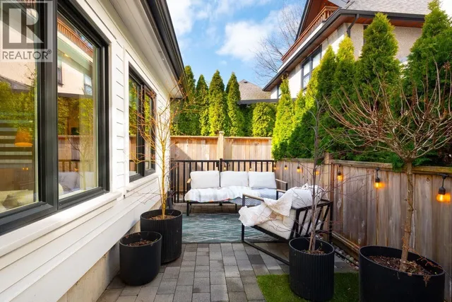 1026 13TH AVENUE, Vancouver 2