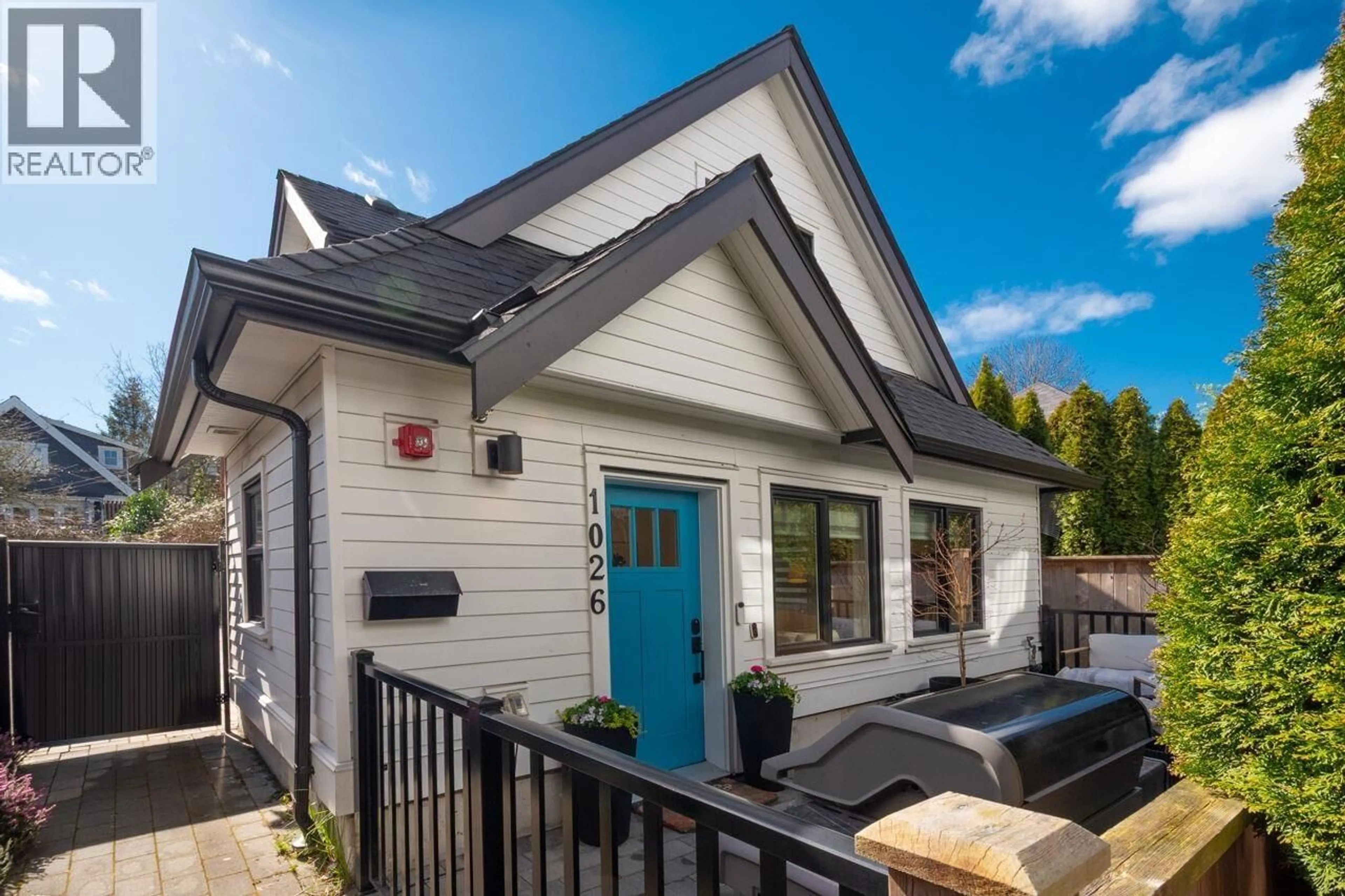 Home with vinyl exterior material, street for 1026 13TH AVENUE, Vancouver British Columbia V5T2L8