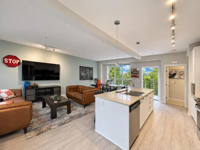28 - 8335 NELSON STREET, Mission 4