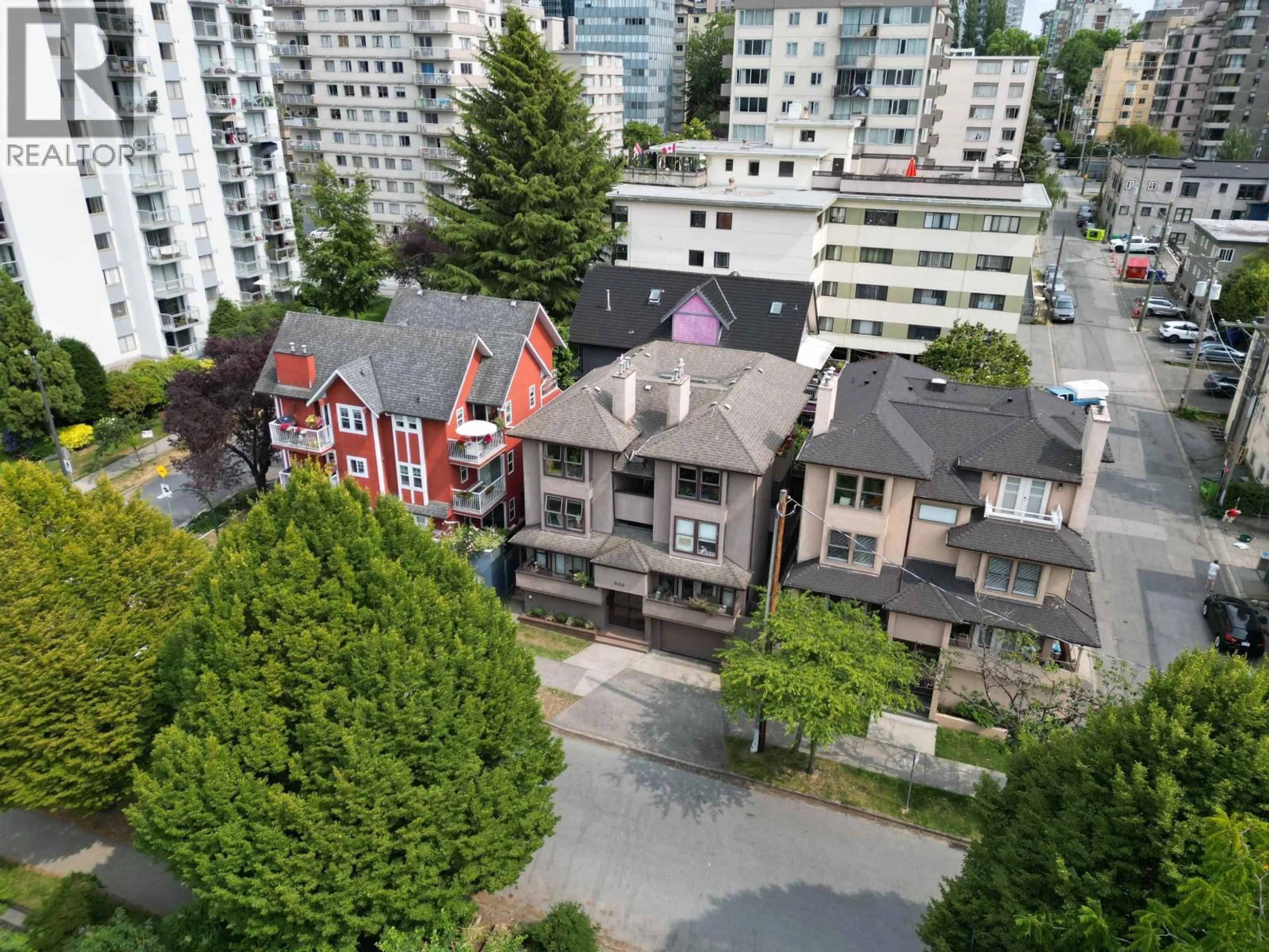 A pic from outside/outdoor area/front of a property/back of a property/a pic from drone, city buildings view from balcony for 3 - 886 BROUGHTON STREET, Vancouver British Columbia V6G2A2