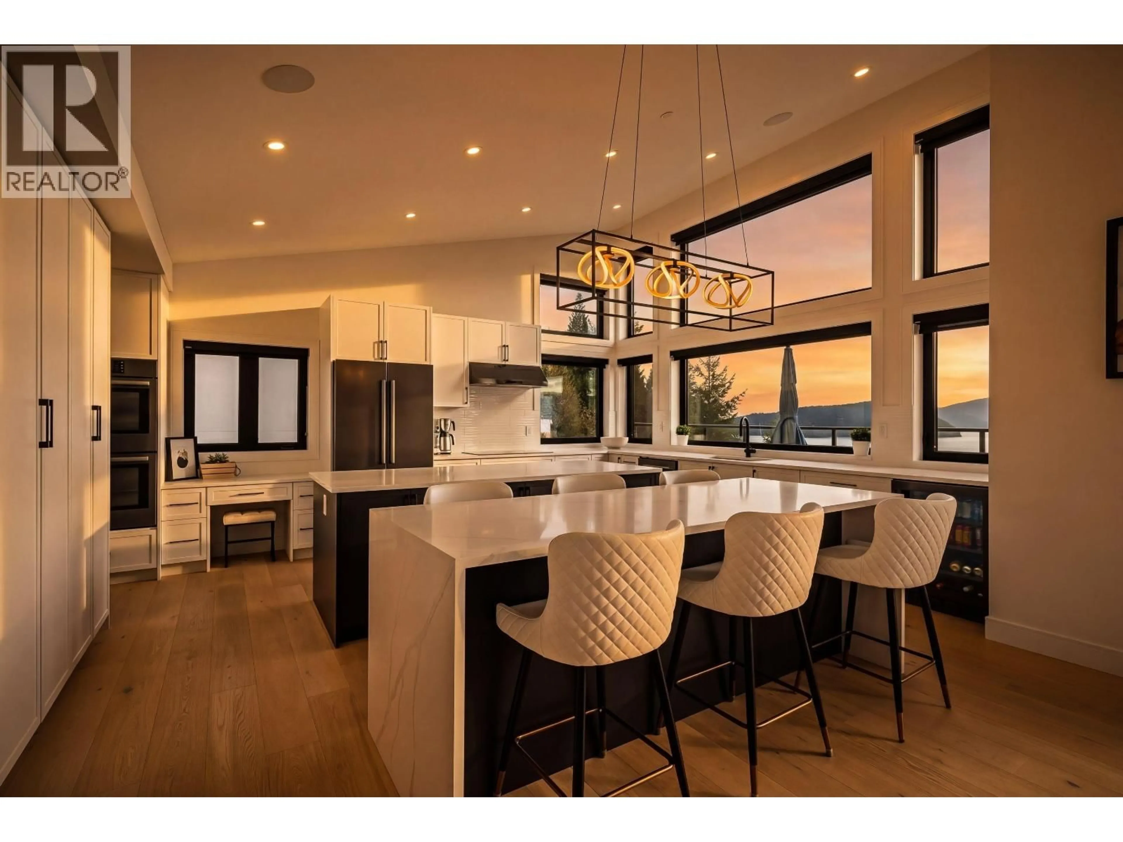 Open concept kitchen, unknown for 35 KELVIN GROVE WAY, Lions Bay British Columbia V0N2E0