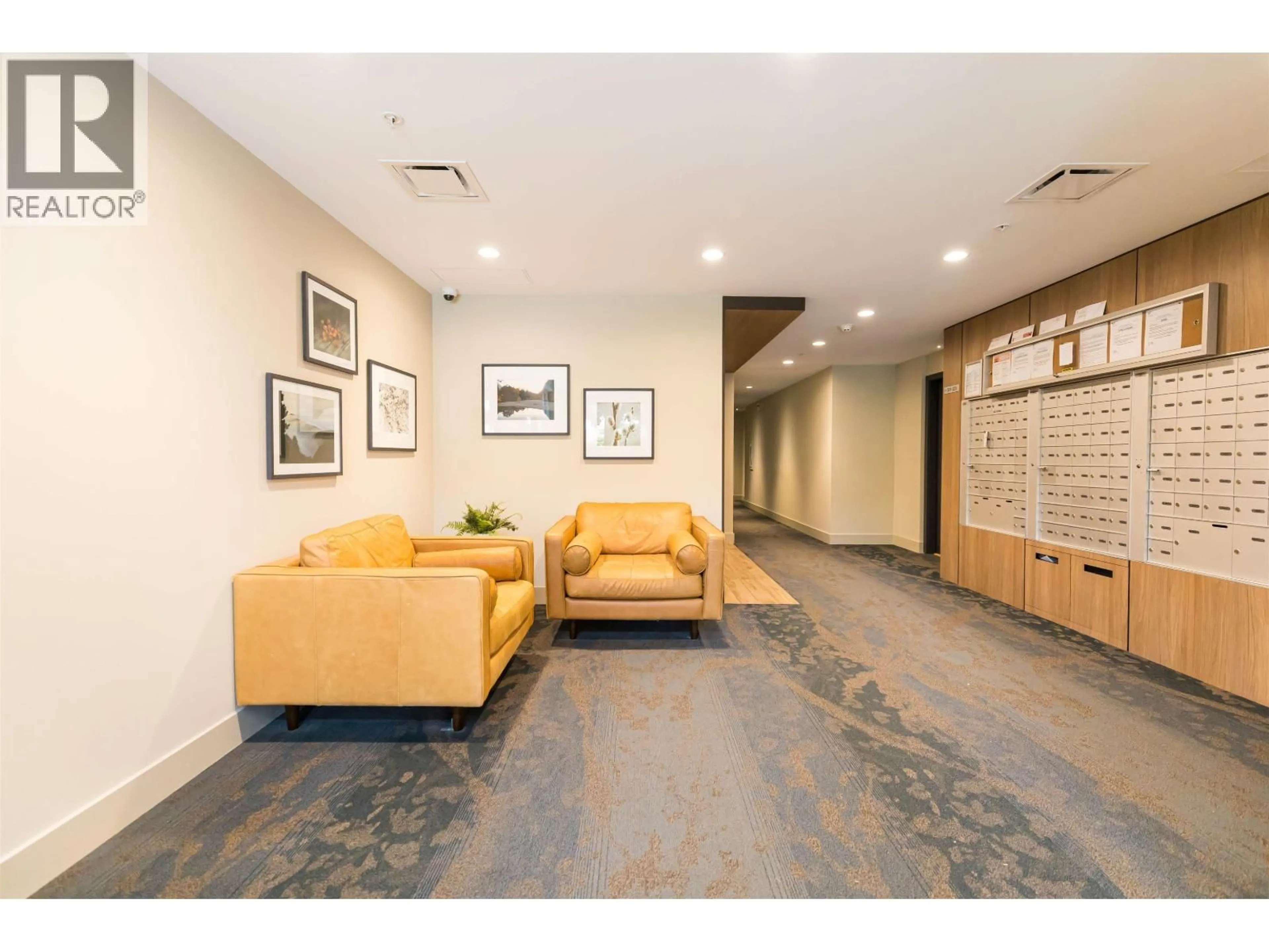Lobby for 217 - 5460 BROADWAY, Burnaby British Columbia V5B0B4
