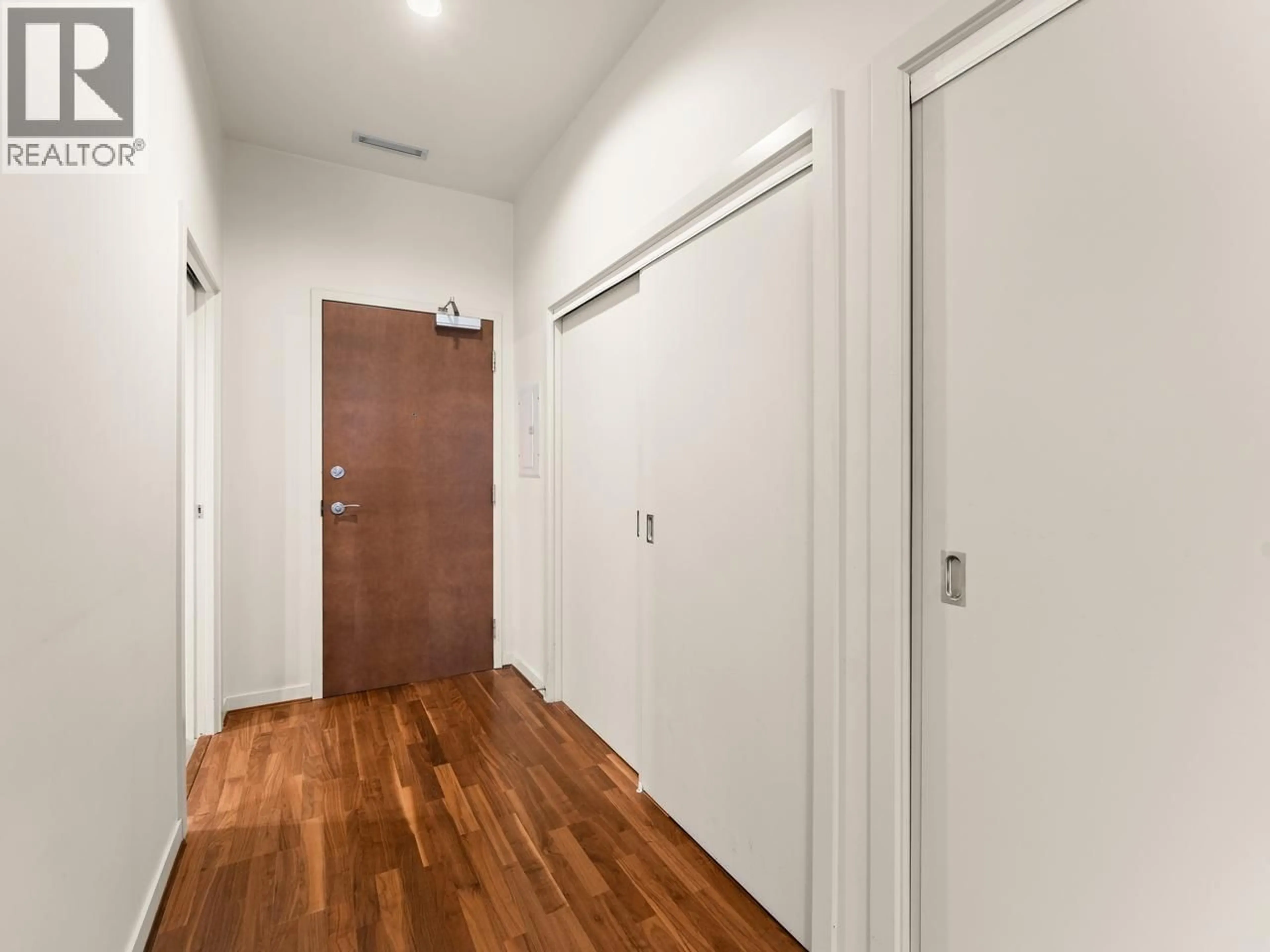 Indoor foyer for 1113 - 1333 GEORGIA STREET, Vancouver British Columbia V6E4V3