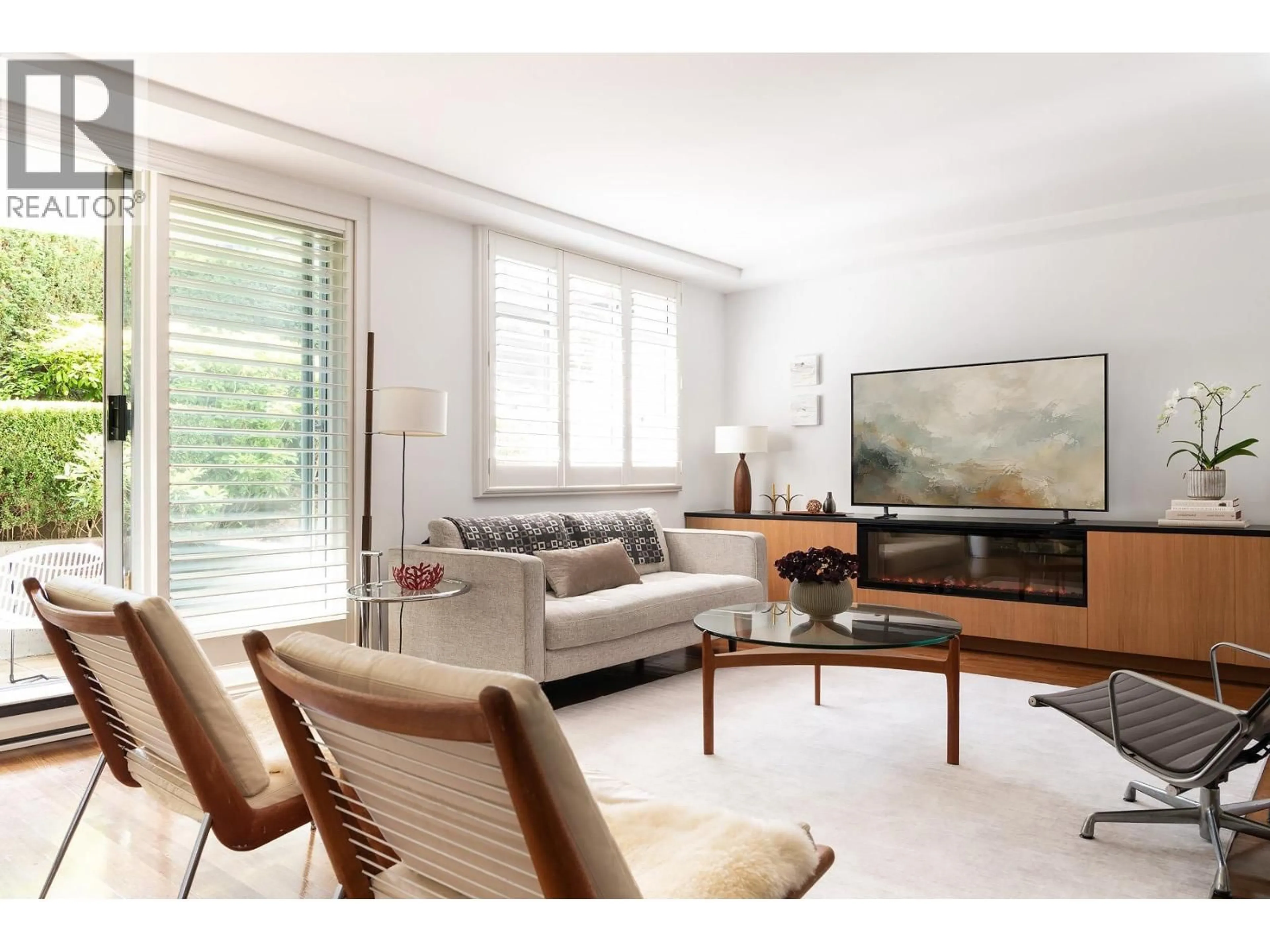 Living room with furniture, unknown for 1 - 5939 YEW STREET, Vancouver British Columbia V6M3Y7