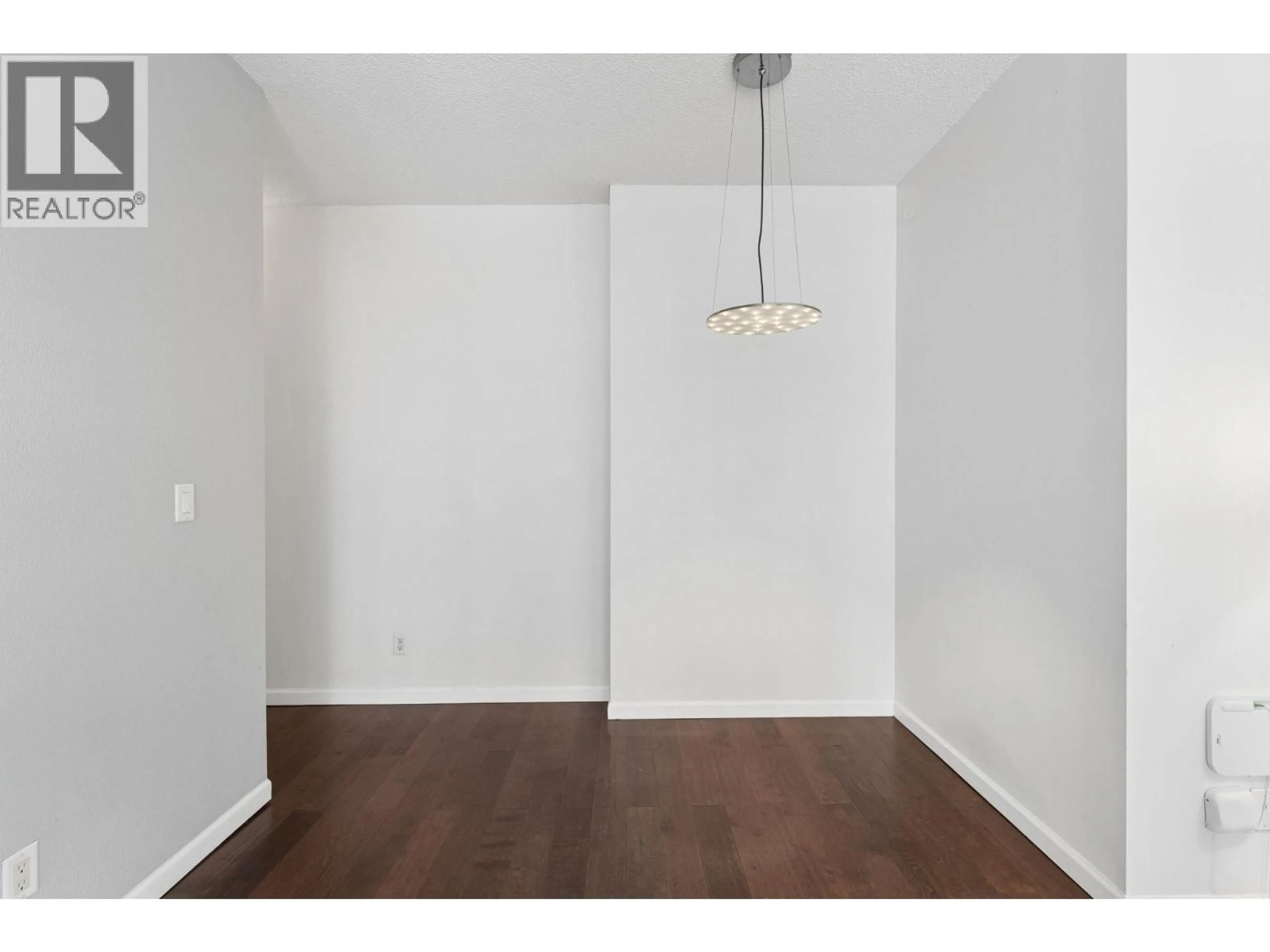 A pic of a room for 304 - 827 16TH STREET, North Vancouver British Columbia V7P1R2