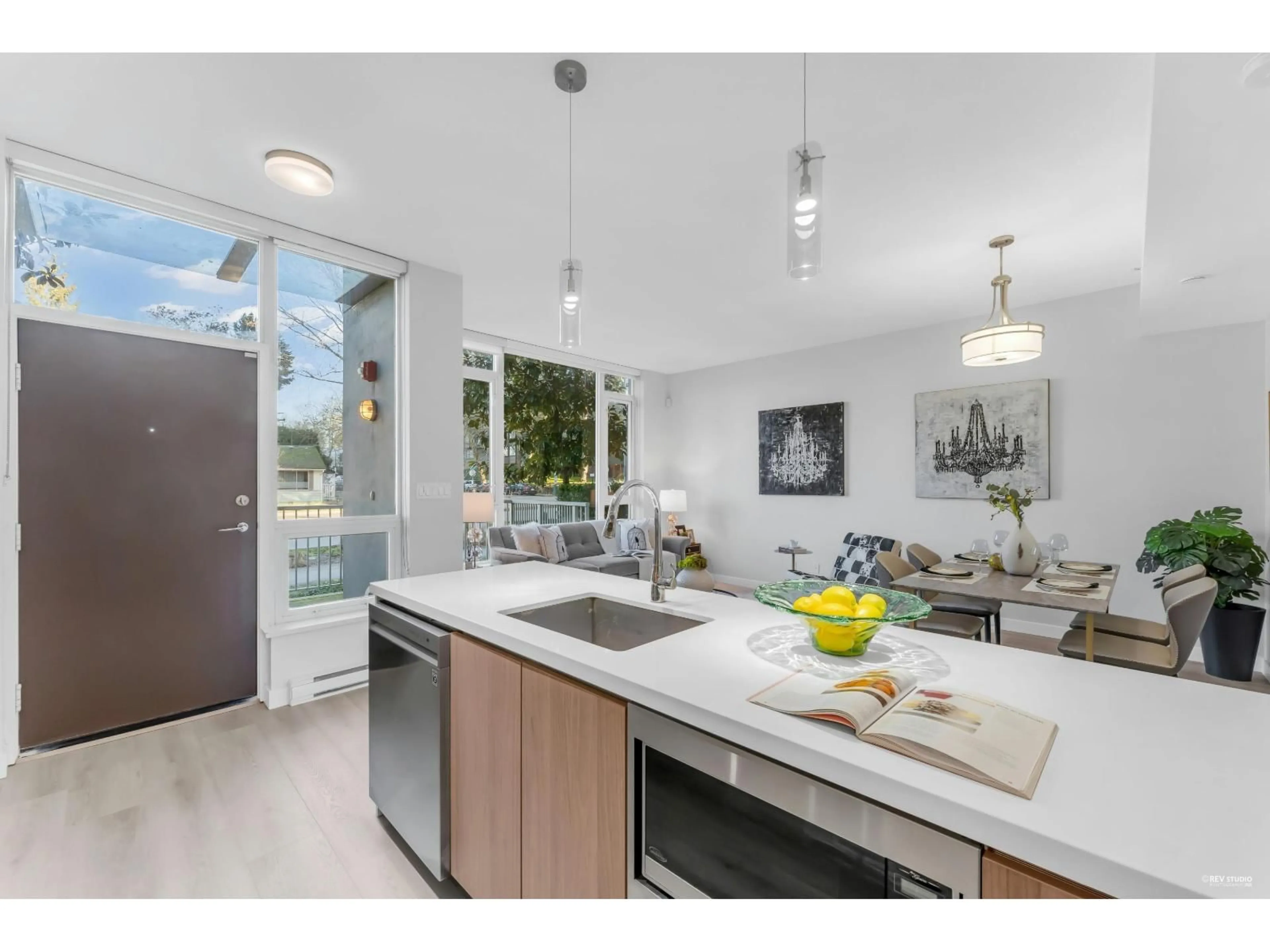 Open concept kitchen, ceramic/tile floor for 5 - 13720 100 AVENUE, Surrey British Columbia V3T0L5