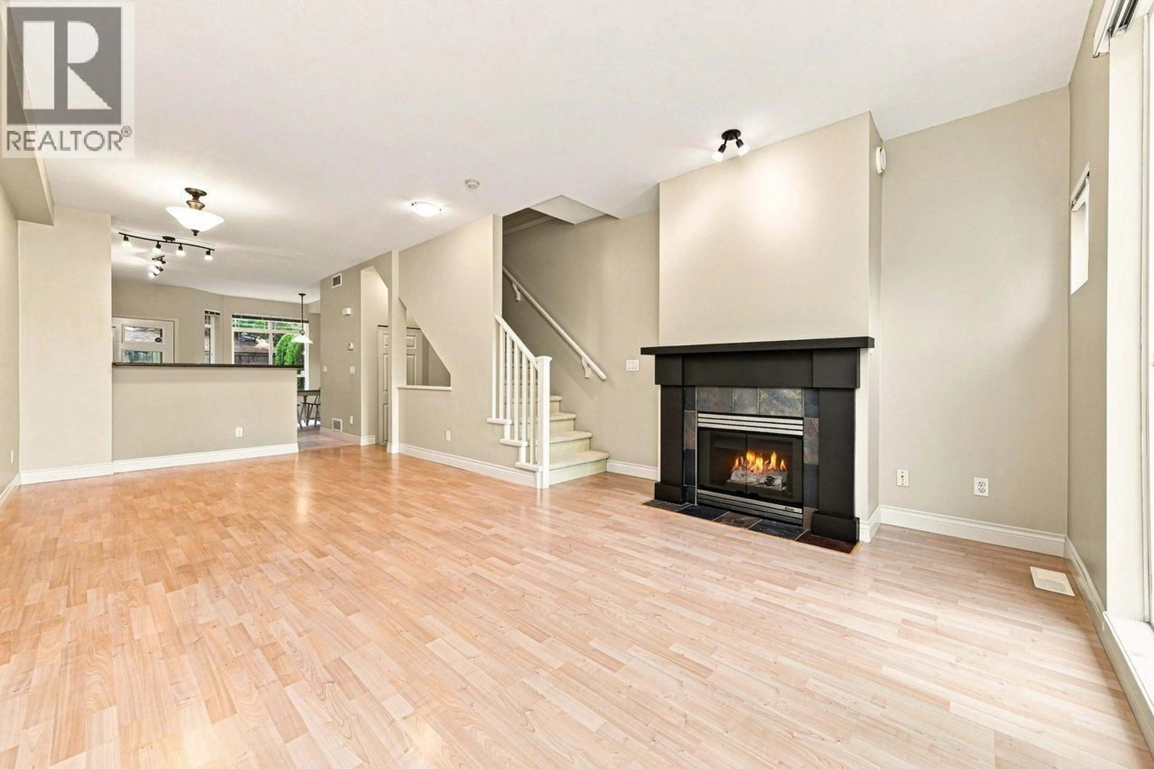 Unknown for 27 - 15 FOREST PARK WAY, Port Moody British Columbia V3H5G7
