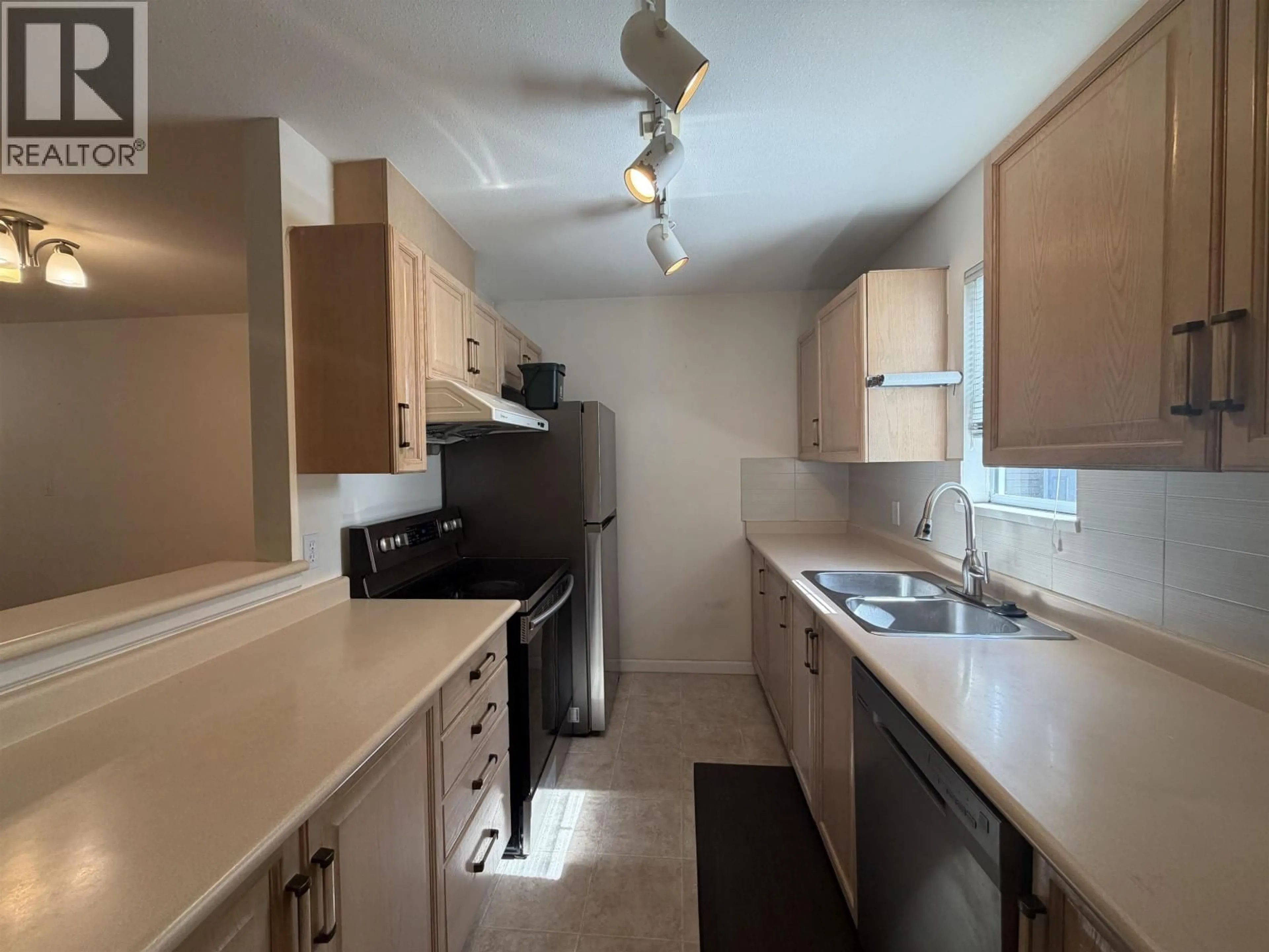 Standard kitchen, unknown for 203 - 3938 ALBERT STREET, Burnaby British Columbia V5C2E1