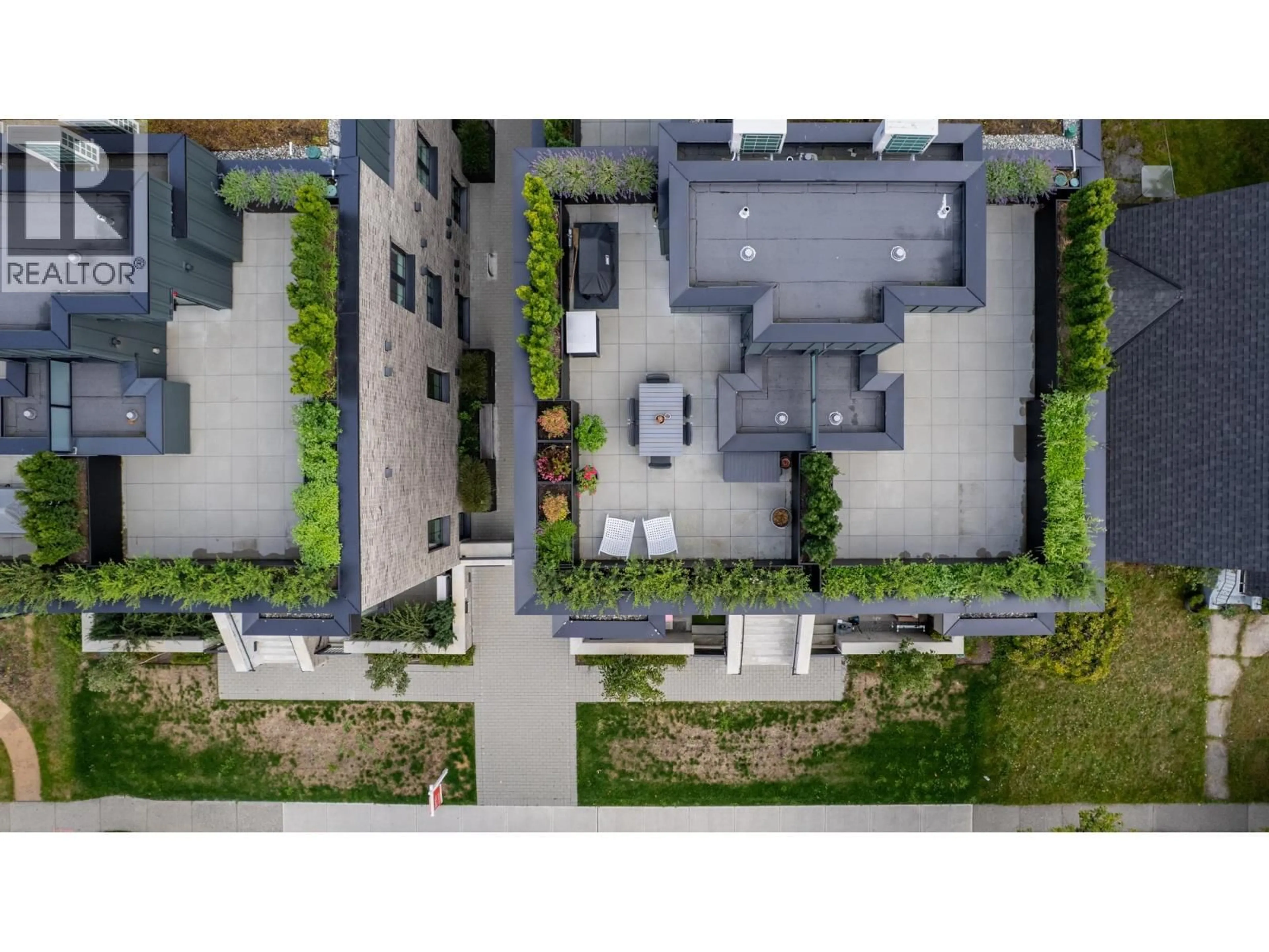 A pic from outside/outdoor area/front of a property/back of a property/a pic from drone, unknown for 102 - 157 KING EDWARD, Vancouver British Columbia V5Y2H8