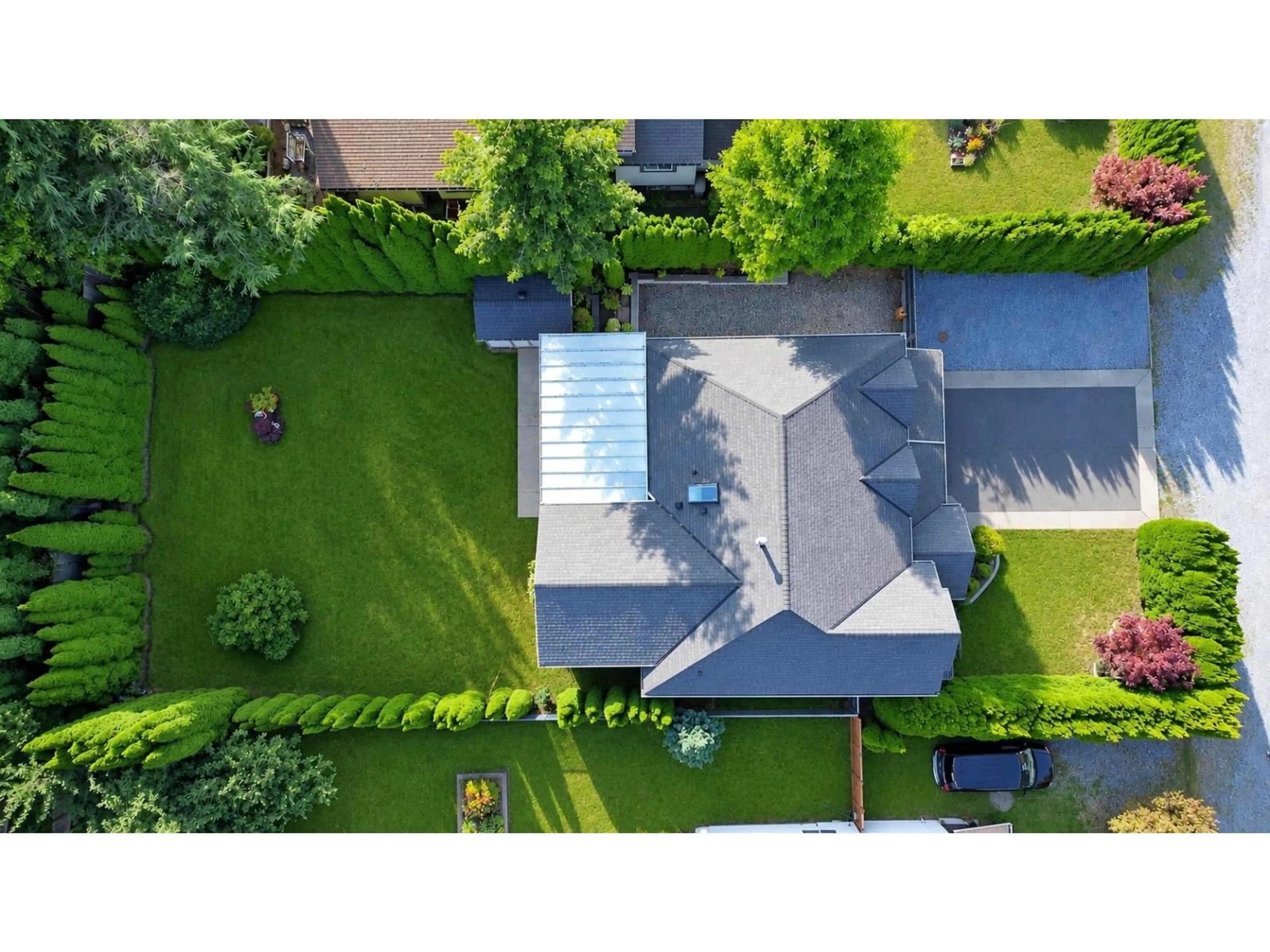 A pic from outside/outdoor area/front of a property/back of a property/a pic from drone, unknown for 33134 CHERRY AVENUE, Mission British Columbia V2V2V2