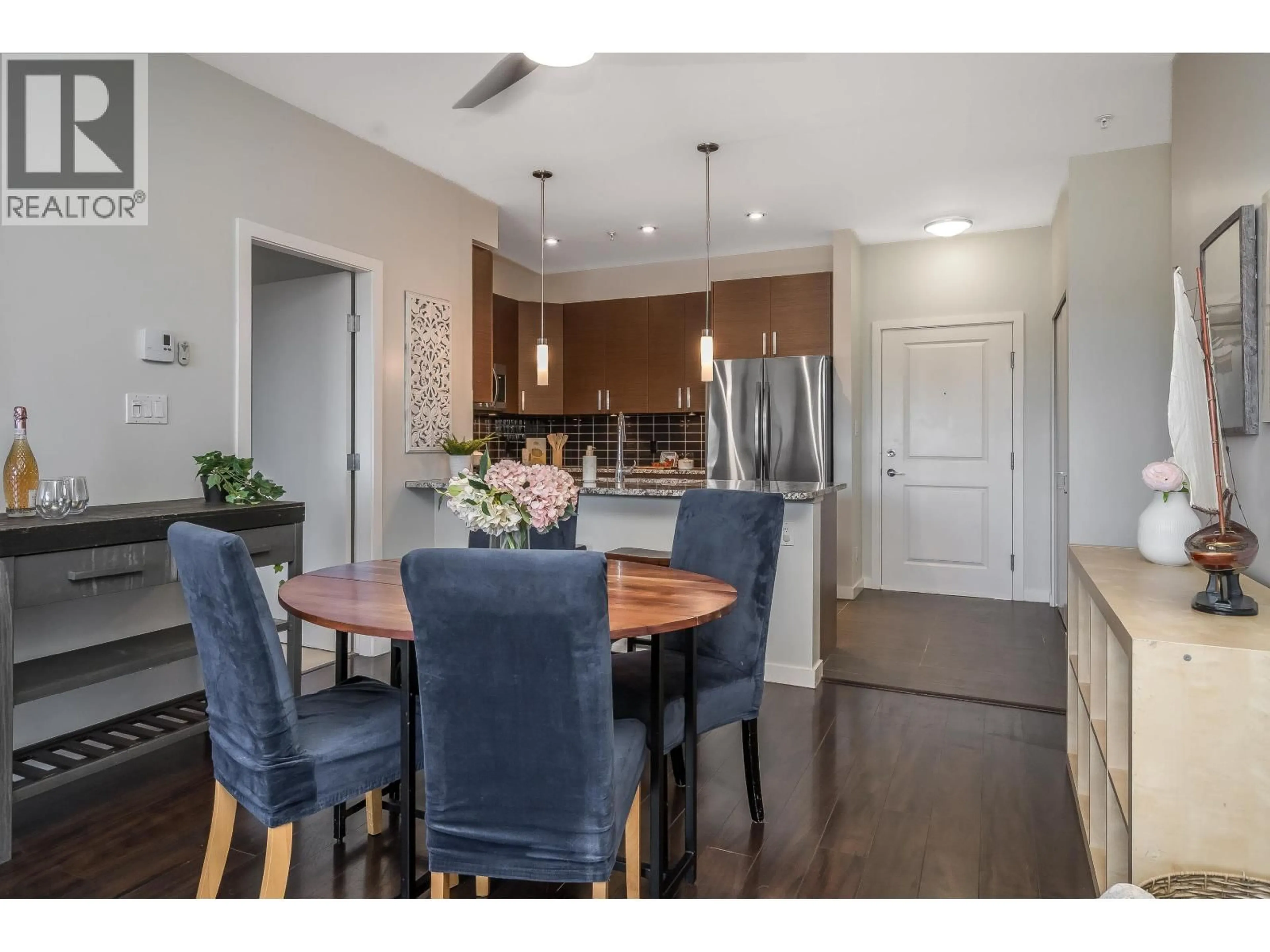 Open concept kitchen, wood/laminate floor for 308 - 288 HAMPTON STREET, New Westminster British Columbia V3M5L9