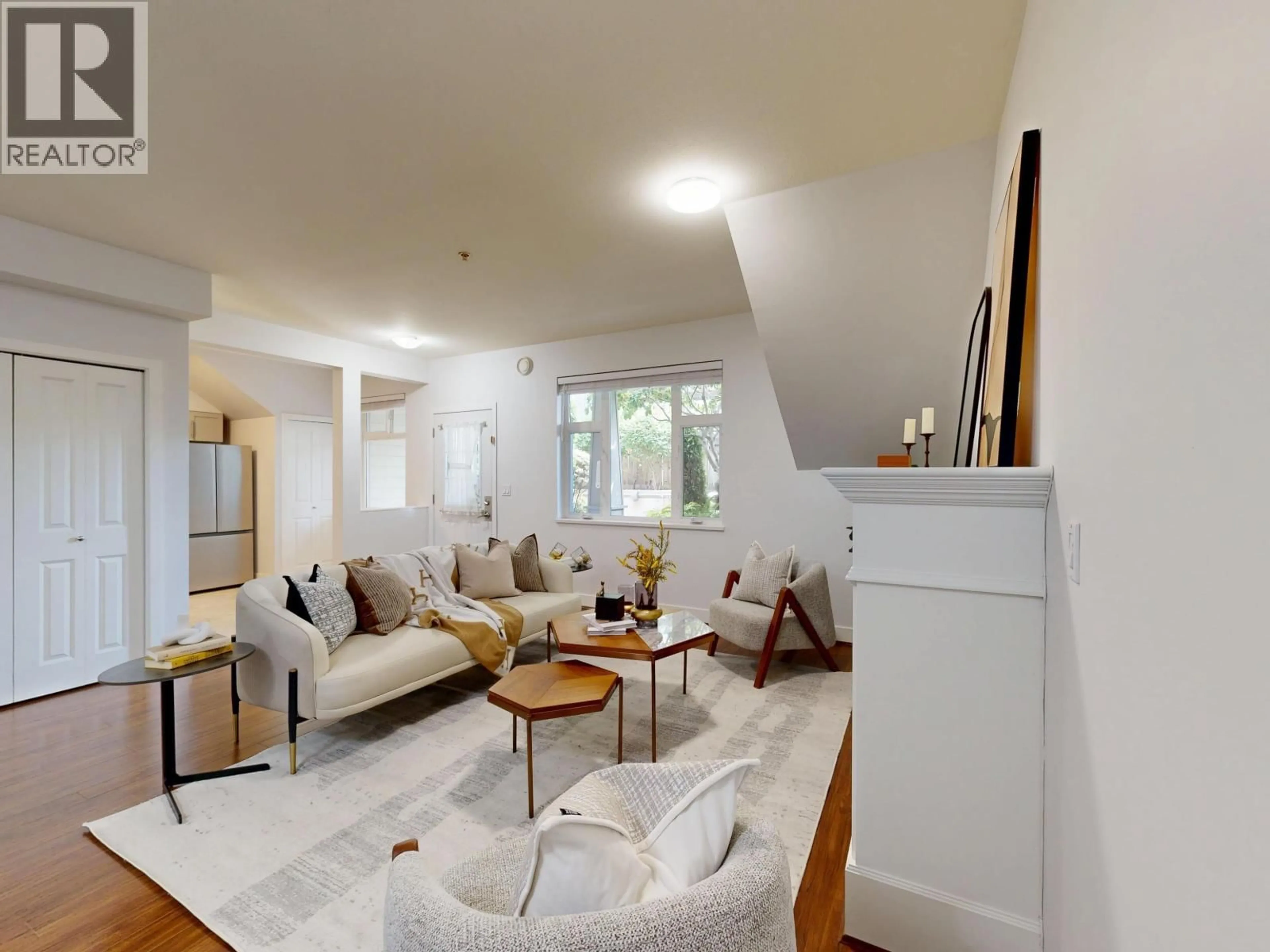 Living room with furniture, unknown for 305 - 4468 ALBERT STREET, Burnaby British Columbia V5C2G8