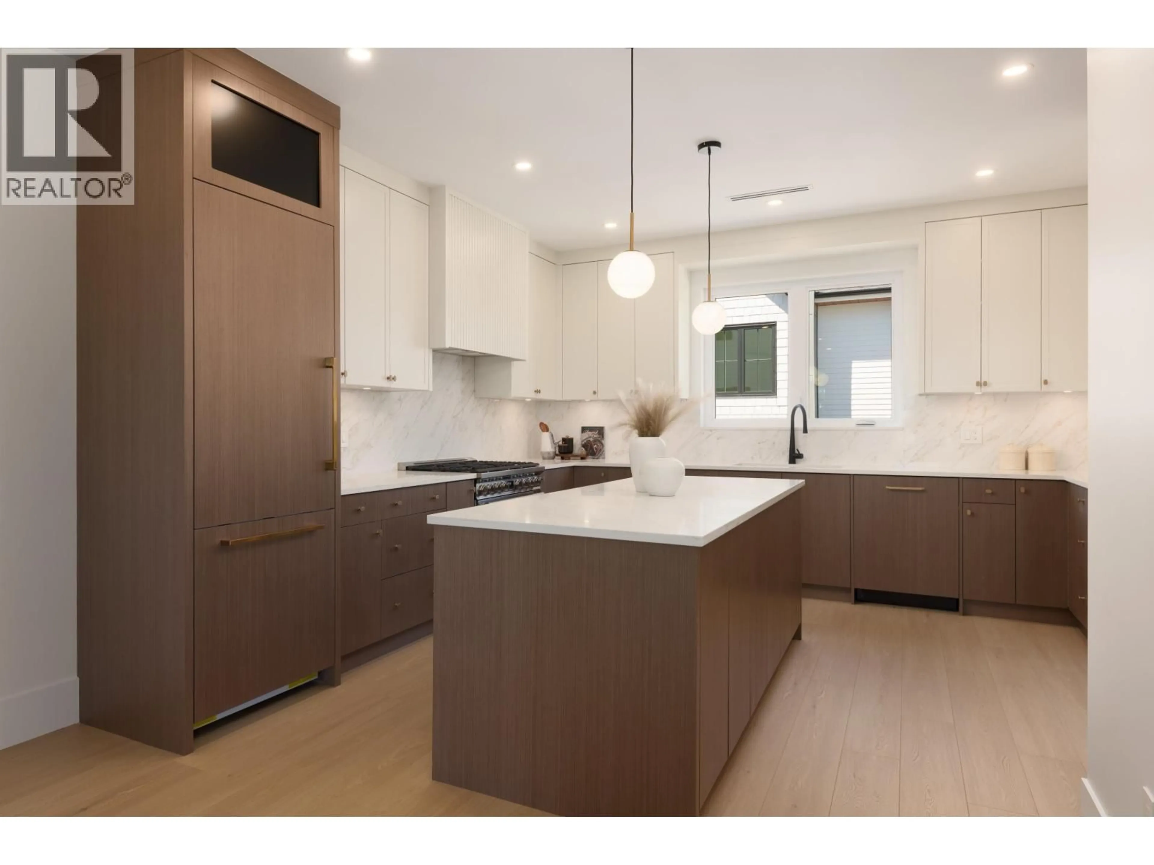 Contemporary kitchen, unknown for 2 - 6525 DUFFERIN AVENUE, Burnaby British Columbia V5H3T2