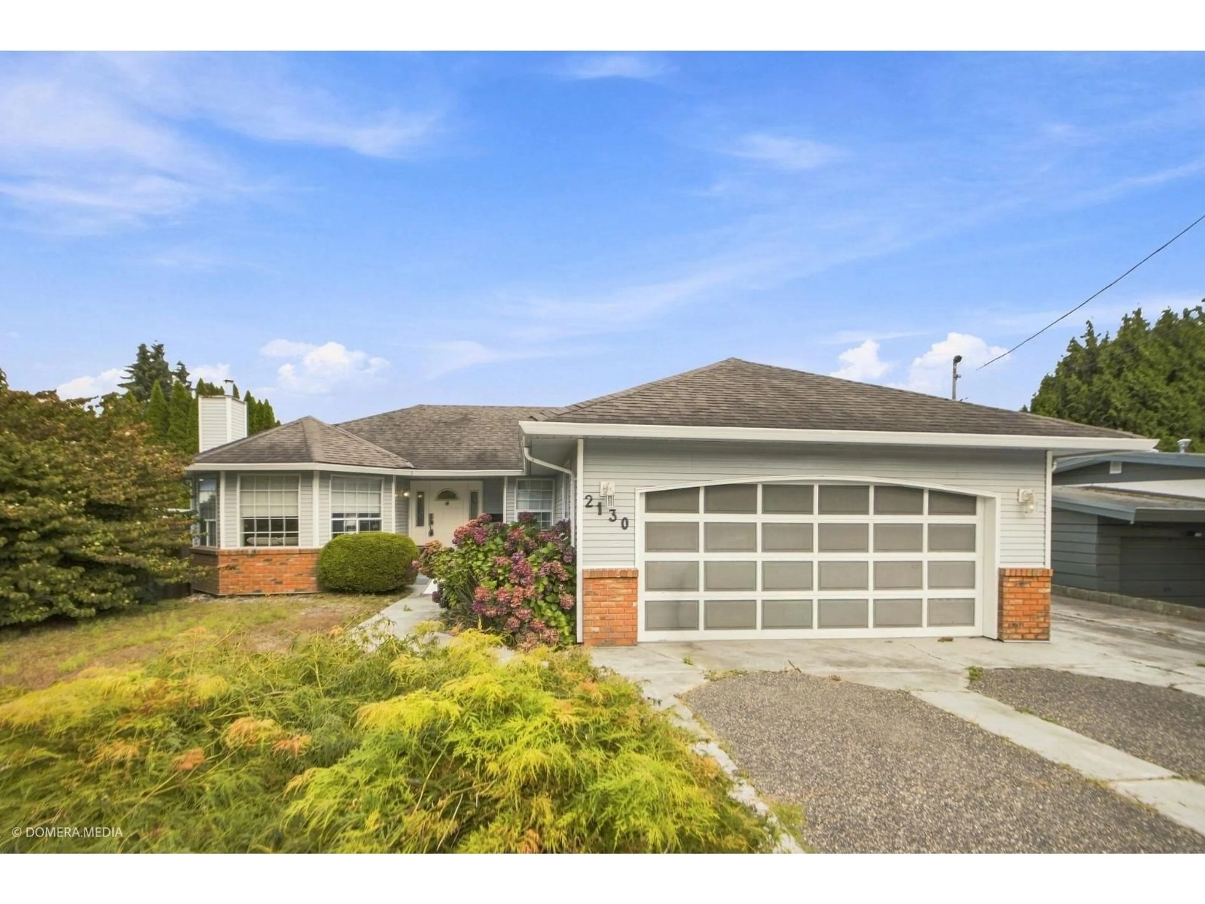 Home with vinyl exterior material, street for 2130 WARE STREET, Abbotsford British Columbia V2S3C2