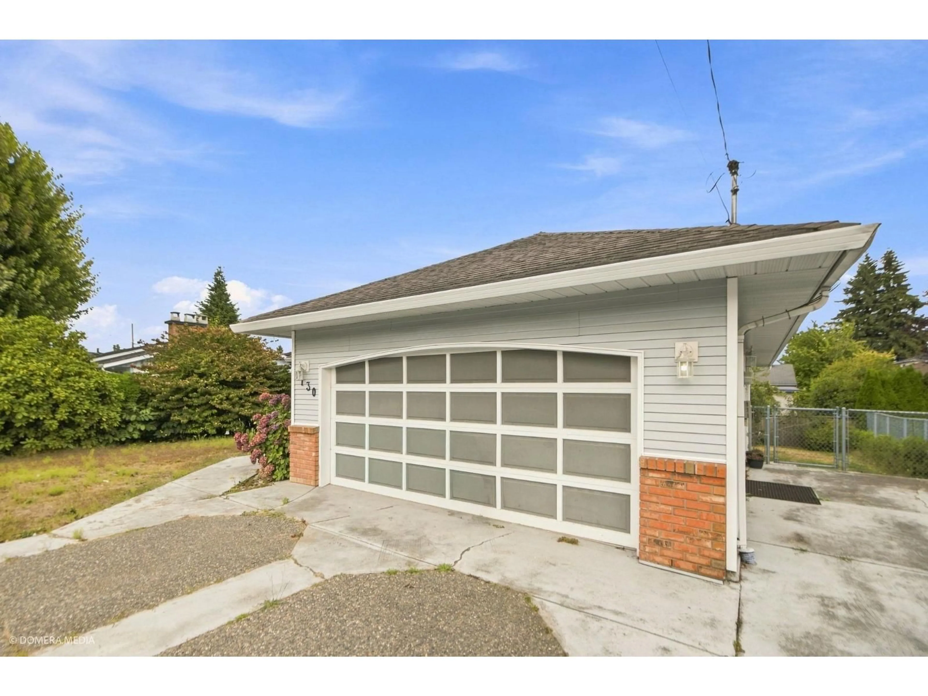 Indoor garage for 2130 WARE STREET, Abbotsford British Columbia V2S3C2