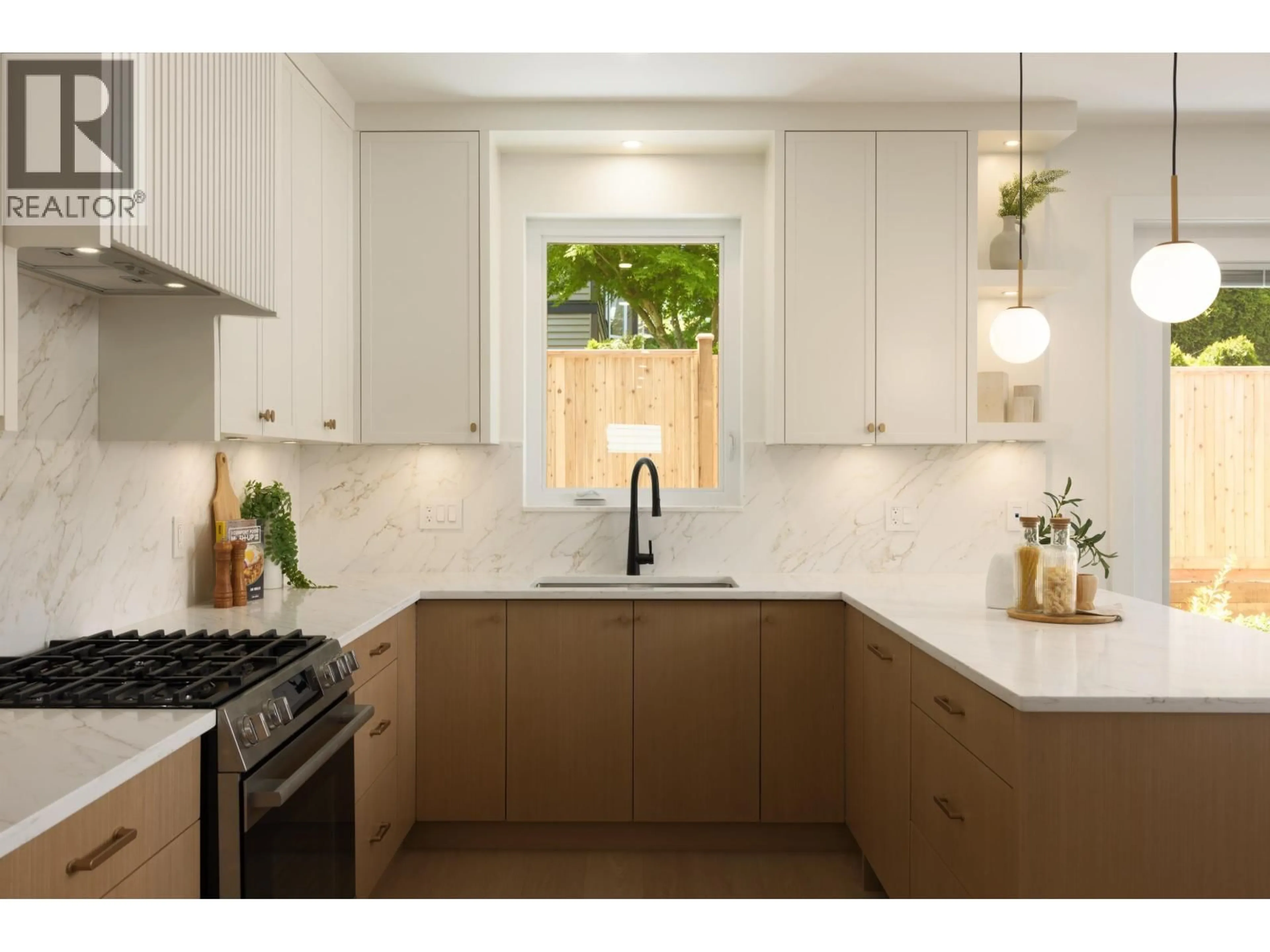 Contemporary kitchen, ceramic/tile floor for 5 - 6525 DUFFERIN AVENUE, Burnaby British Columbia V5H3T2