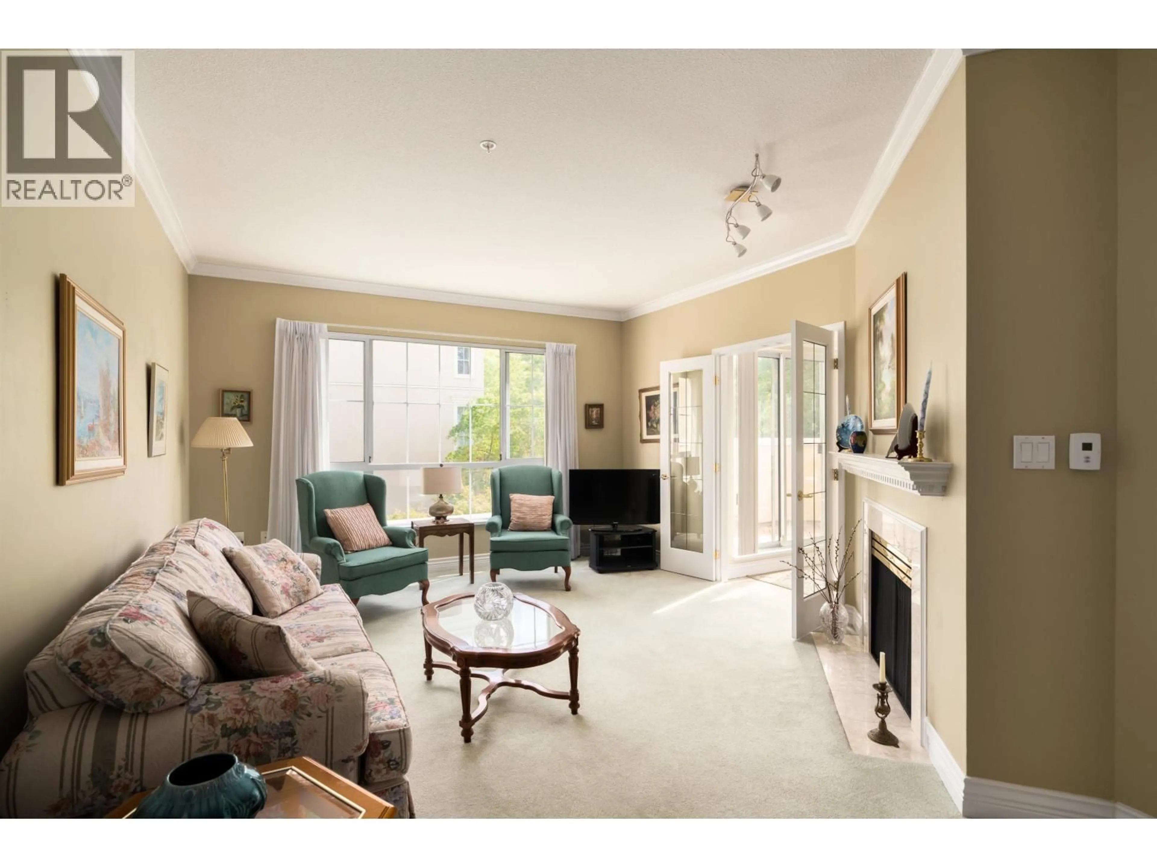 Living room with furniture, unknown for 315 - 2985 PRINCESS CRESCENT, Coquitlam British Columbia V3B7P3