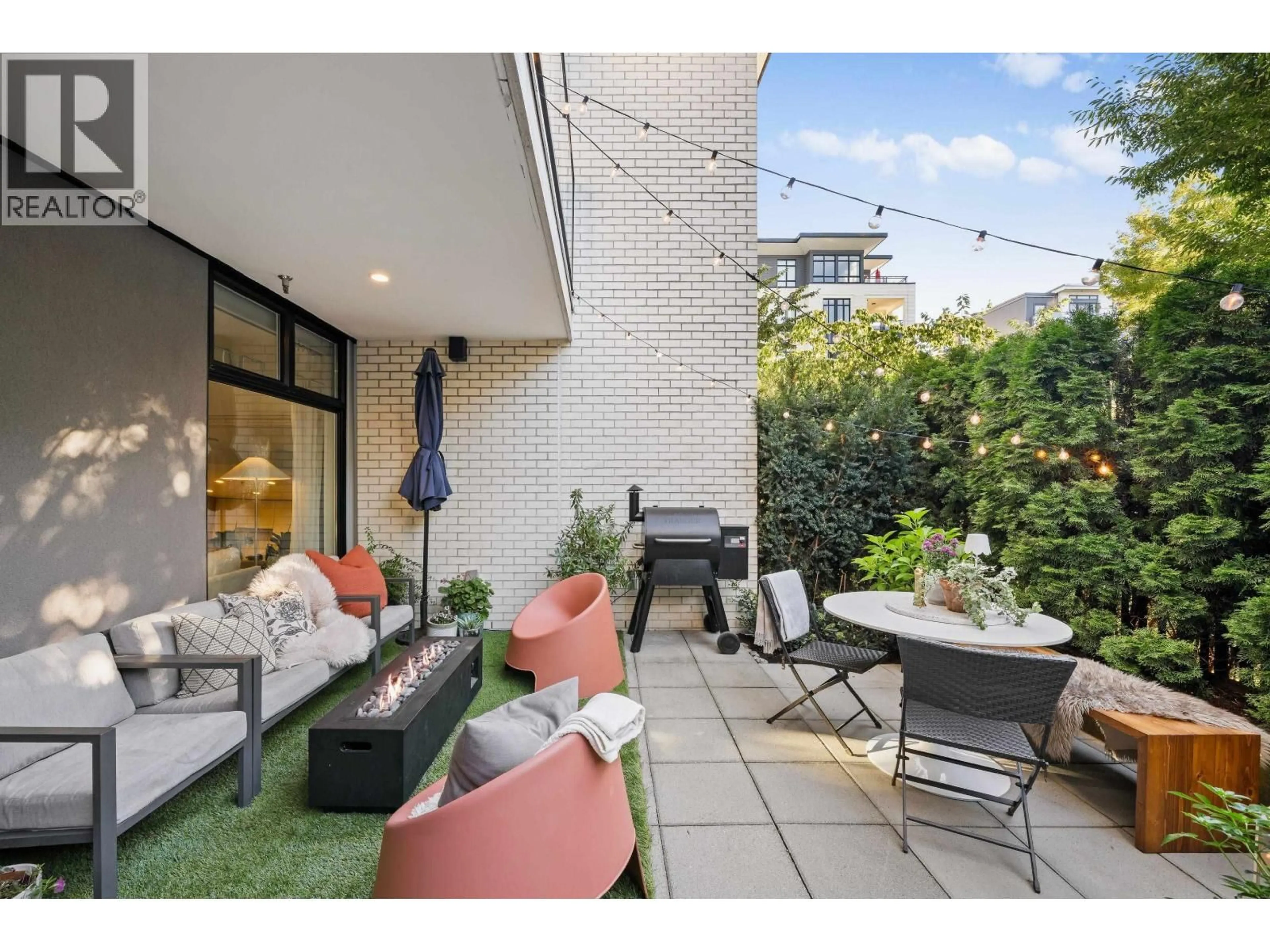 Patio, street for 111 - 5080 QUEBEC STREET, Vancouver British Columbia V5W2N2