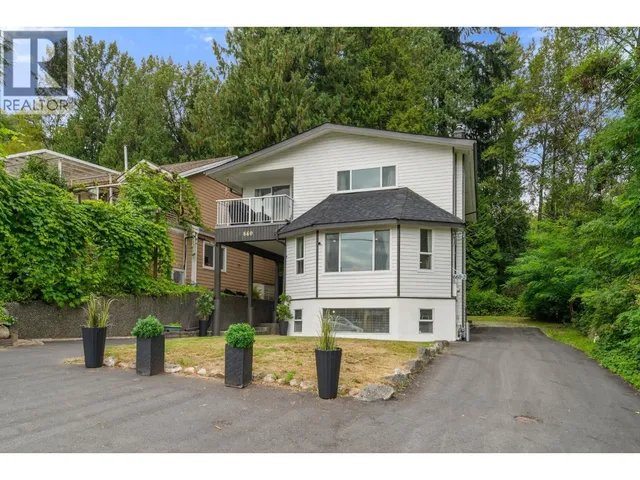 660 22ND STREET, North Vancouver 2