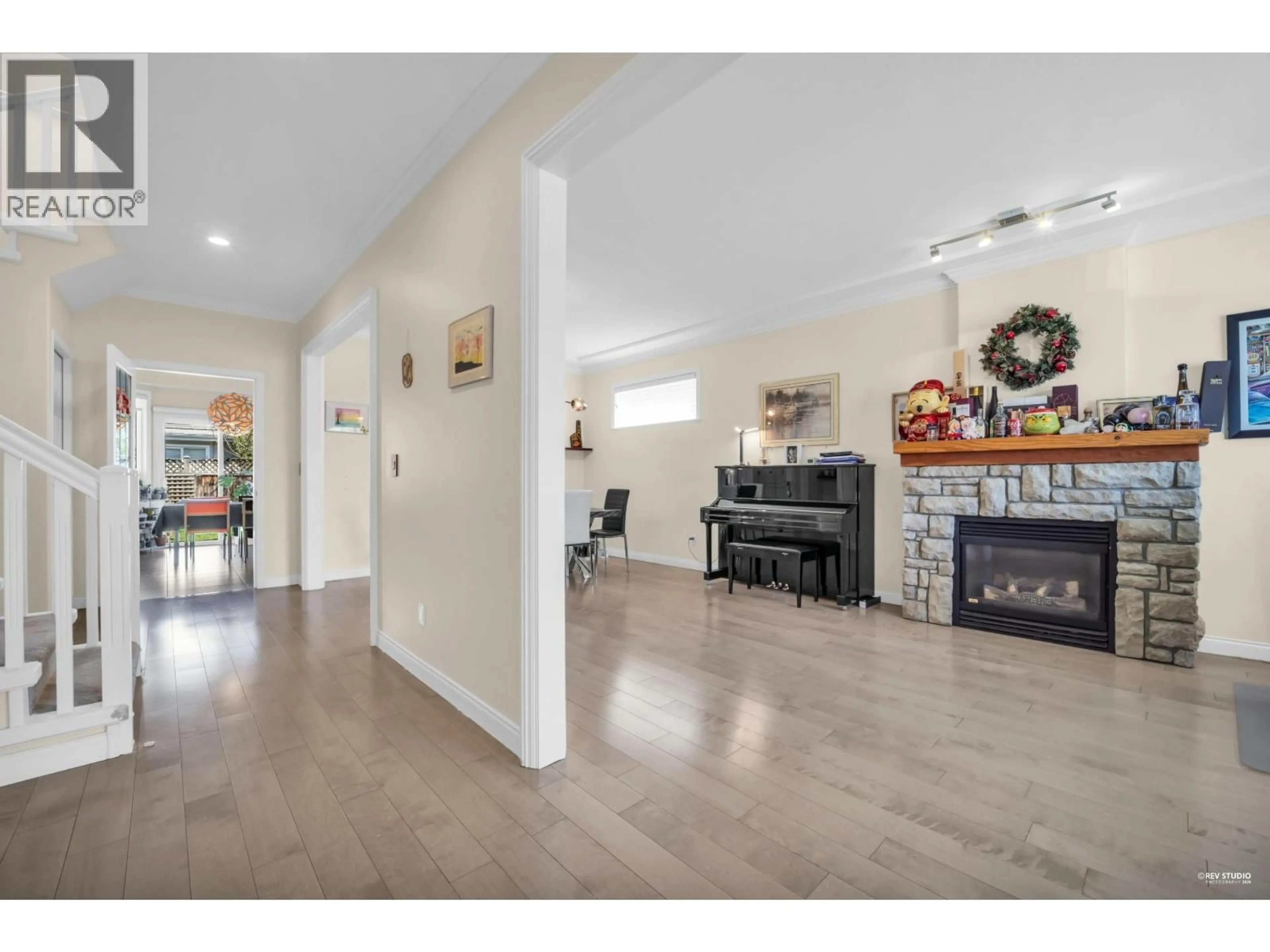 Indoor entryway for 3531 JOHNSON AVENUE, Richmond British Columbia V7C5R2