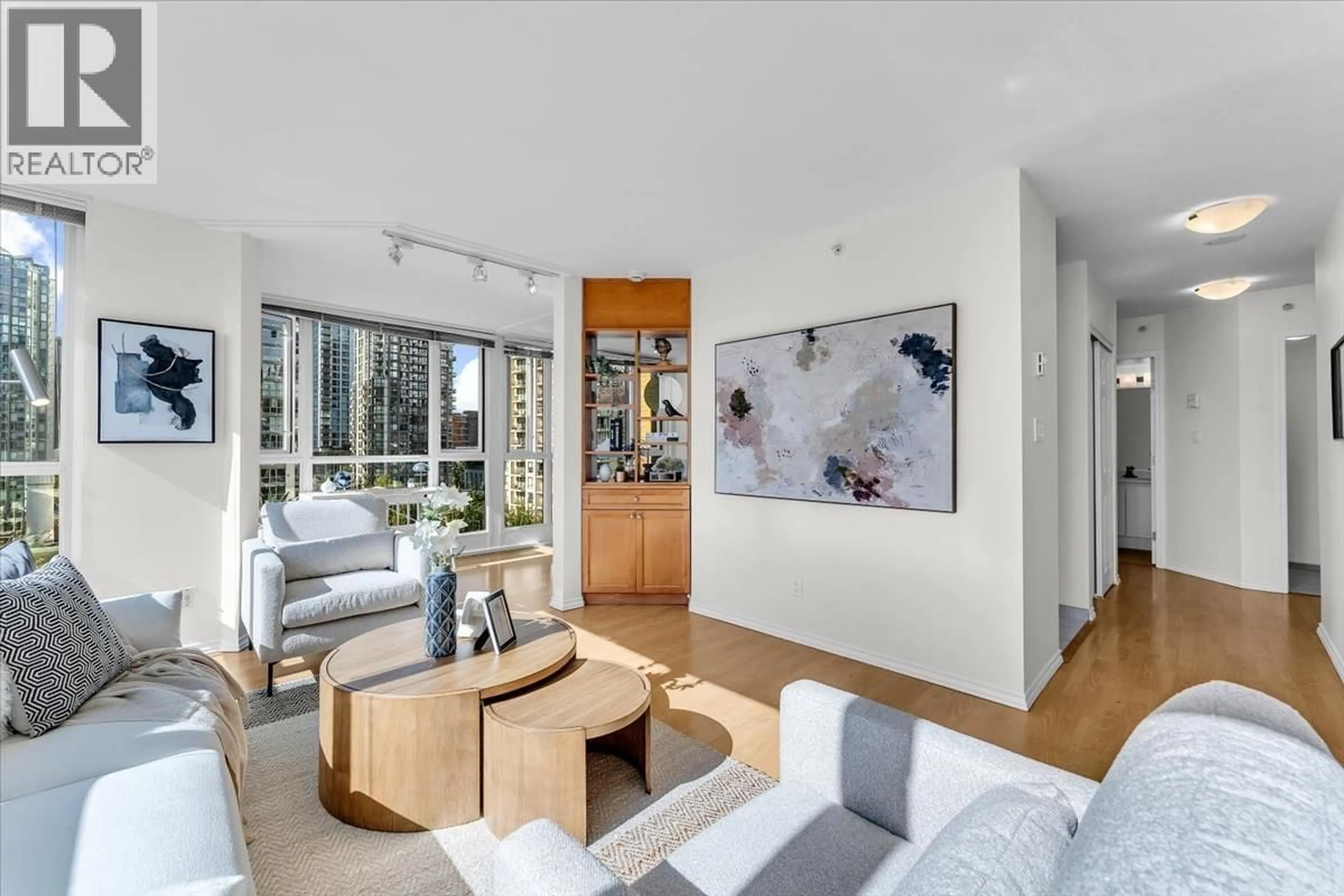 Living room with furniture, unknown for 708 - 1188 RICHARDS STREET, Vancouver British Columbia V6B3E6
