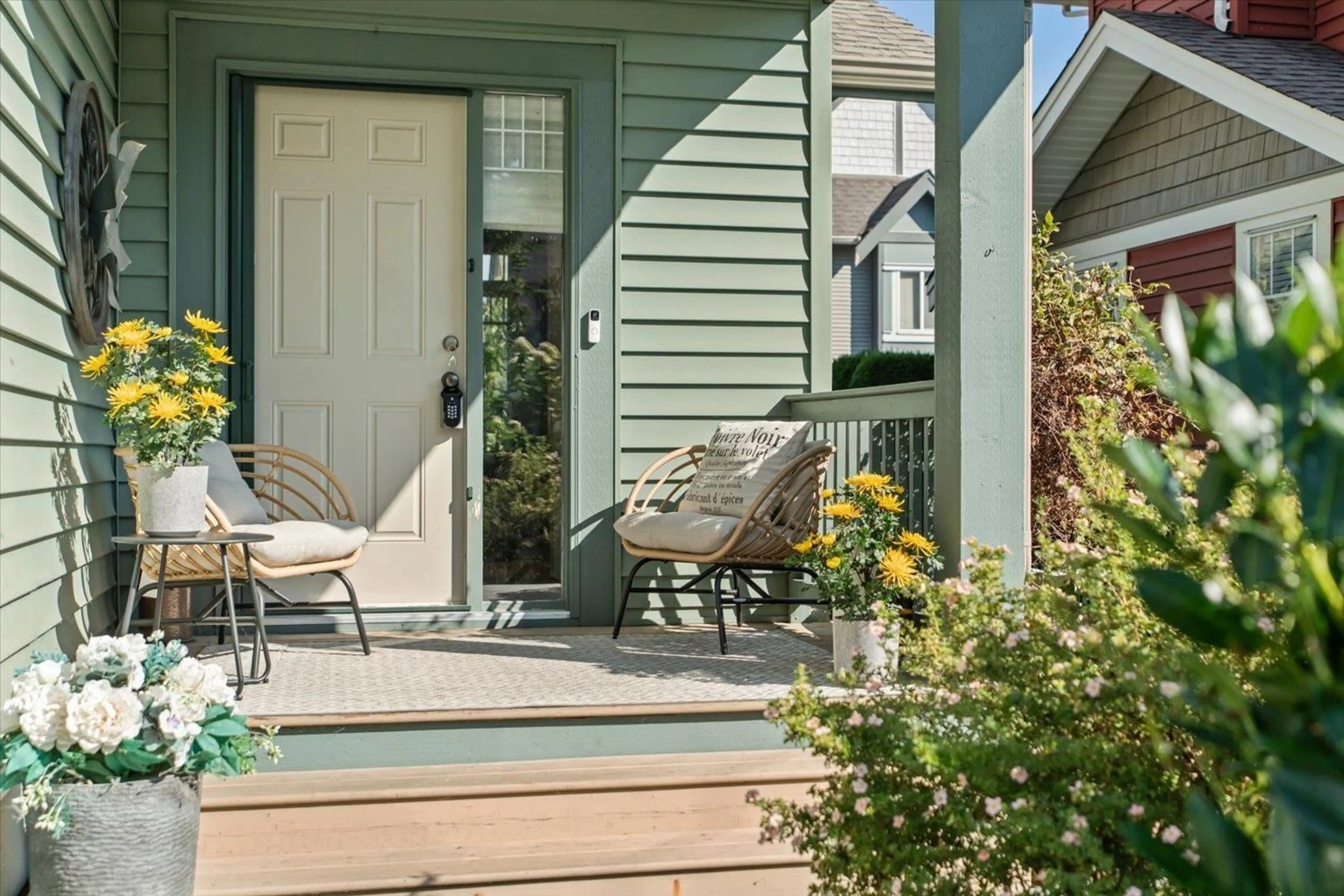 Patio, street for 55 - 45545 TAMIHI WAY, Chilliwack British Columbia V2R0G2