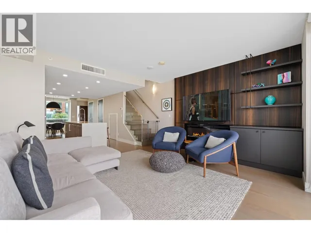 TH210 - 210 SALTER STREET, New Westminster 2