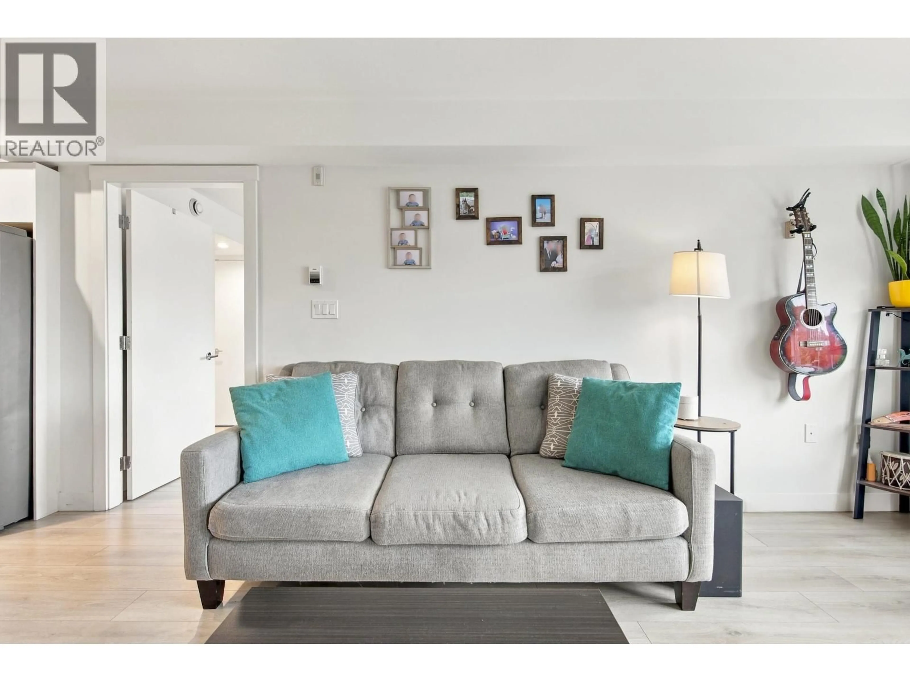 Living room with furniture, unknown for 305 - 1519 CROWN STREET, North Vancouver British Columbia V7J1G6