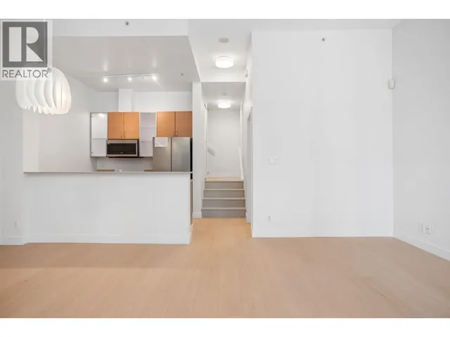 TH938 HOMER STREET, Vancouver 3