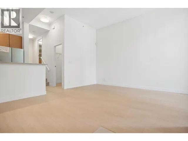 TH938 HOMER STREET, Vancouver 4