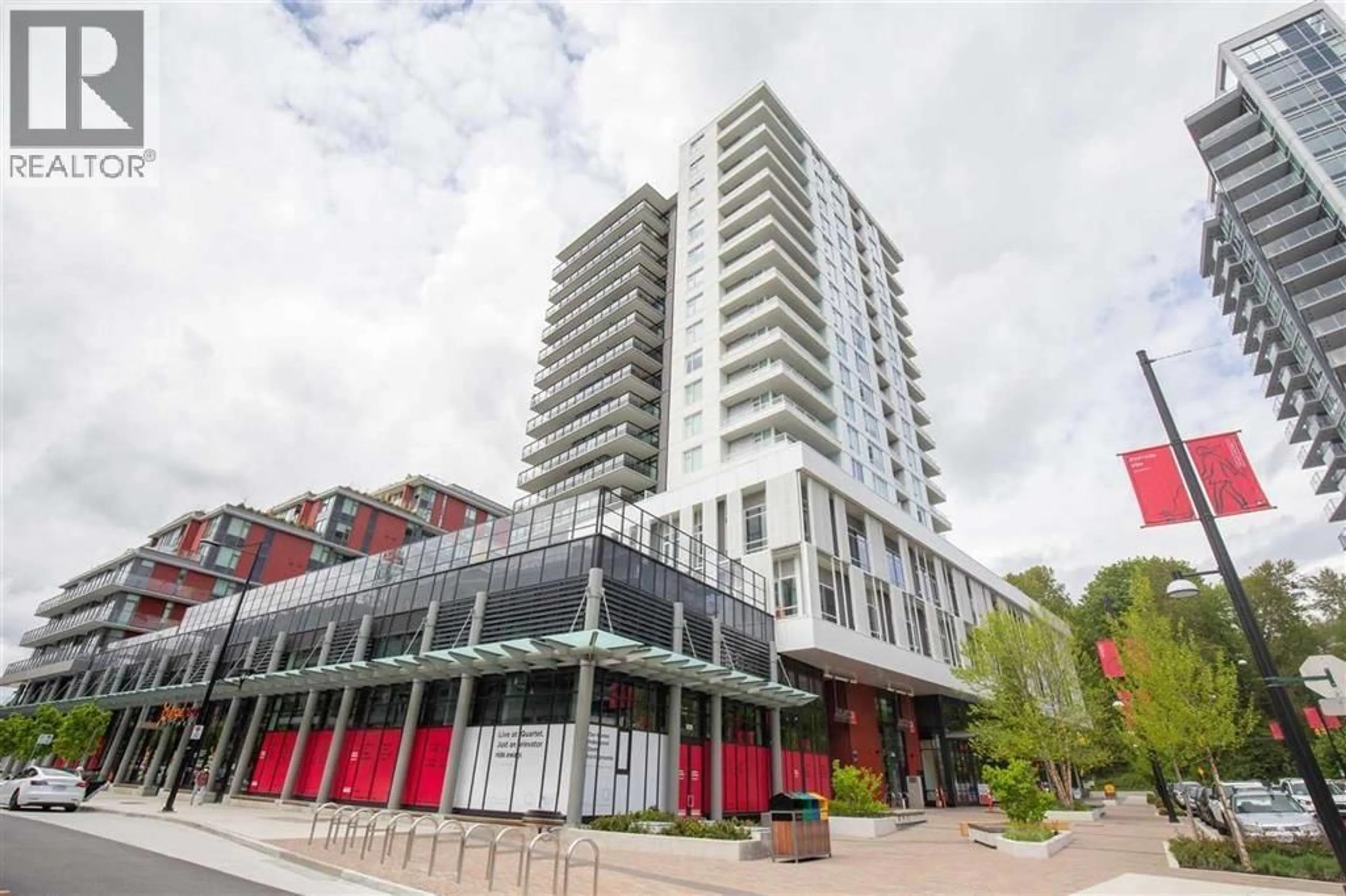 Patio, building for 1002 - 8533 RIVER DISTRICT CROSSING, Vancouver British Columbia V5S0H2