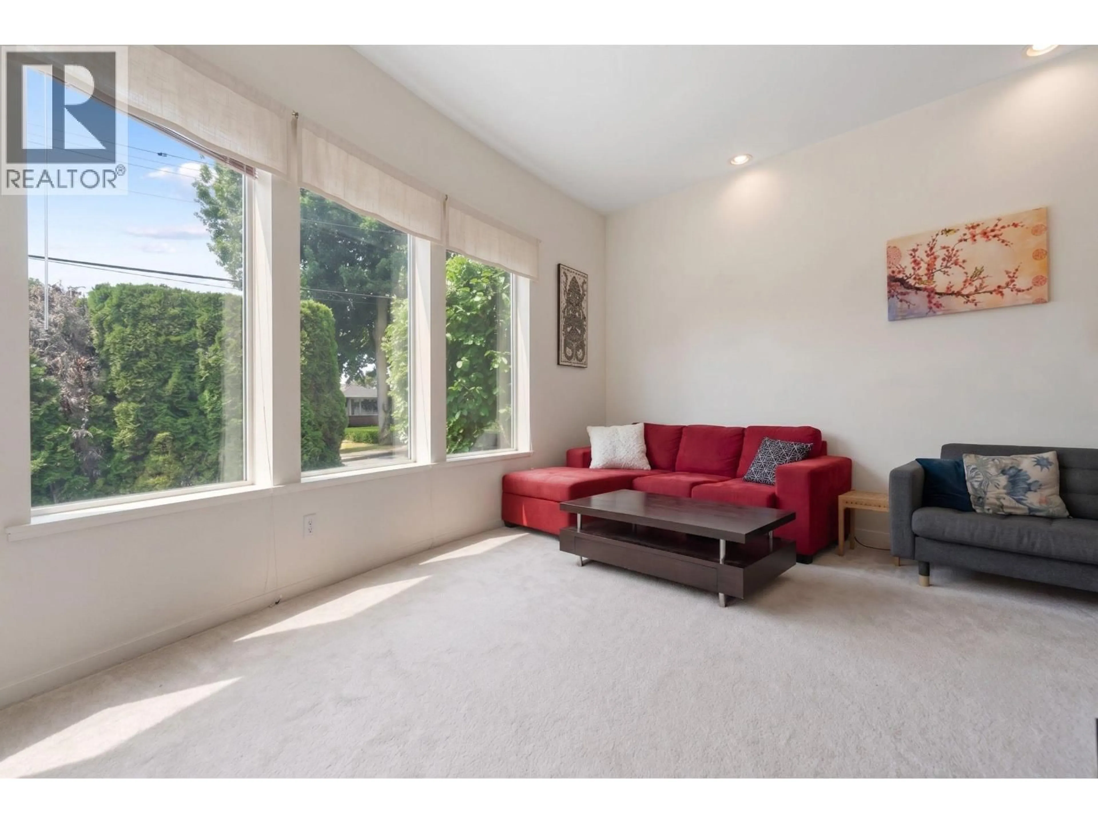 Living room with furniture, unknown for 1620 FELL AVENUE, Burnaby British Columbia V5B3Z5