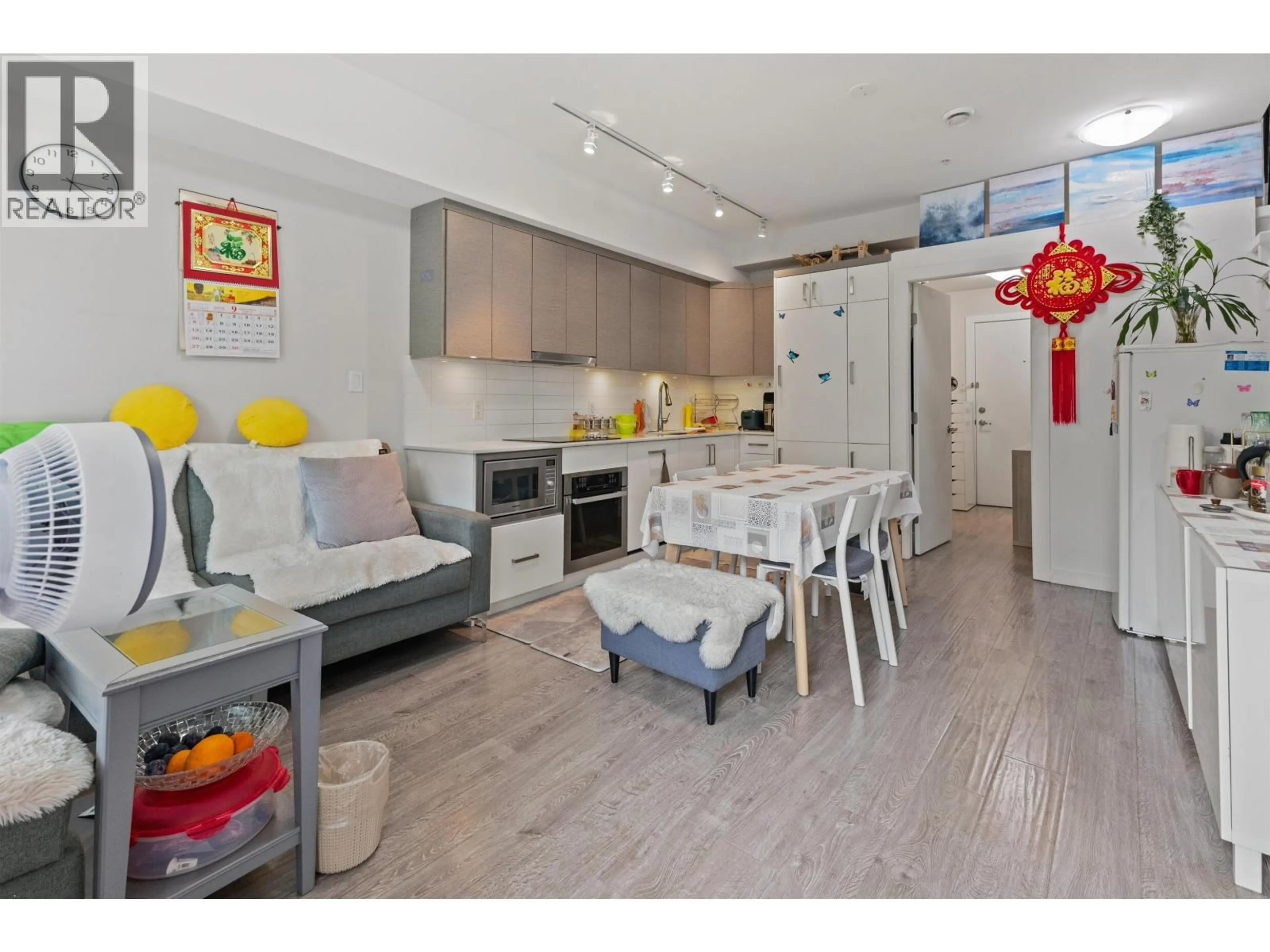 Open concept kitchen, unknown for 102 - 809 FOURTH AVENUE, New Westminster British Columbia V3M0K1
