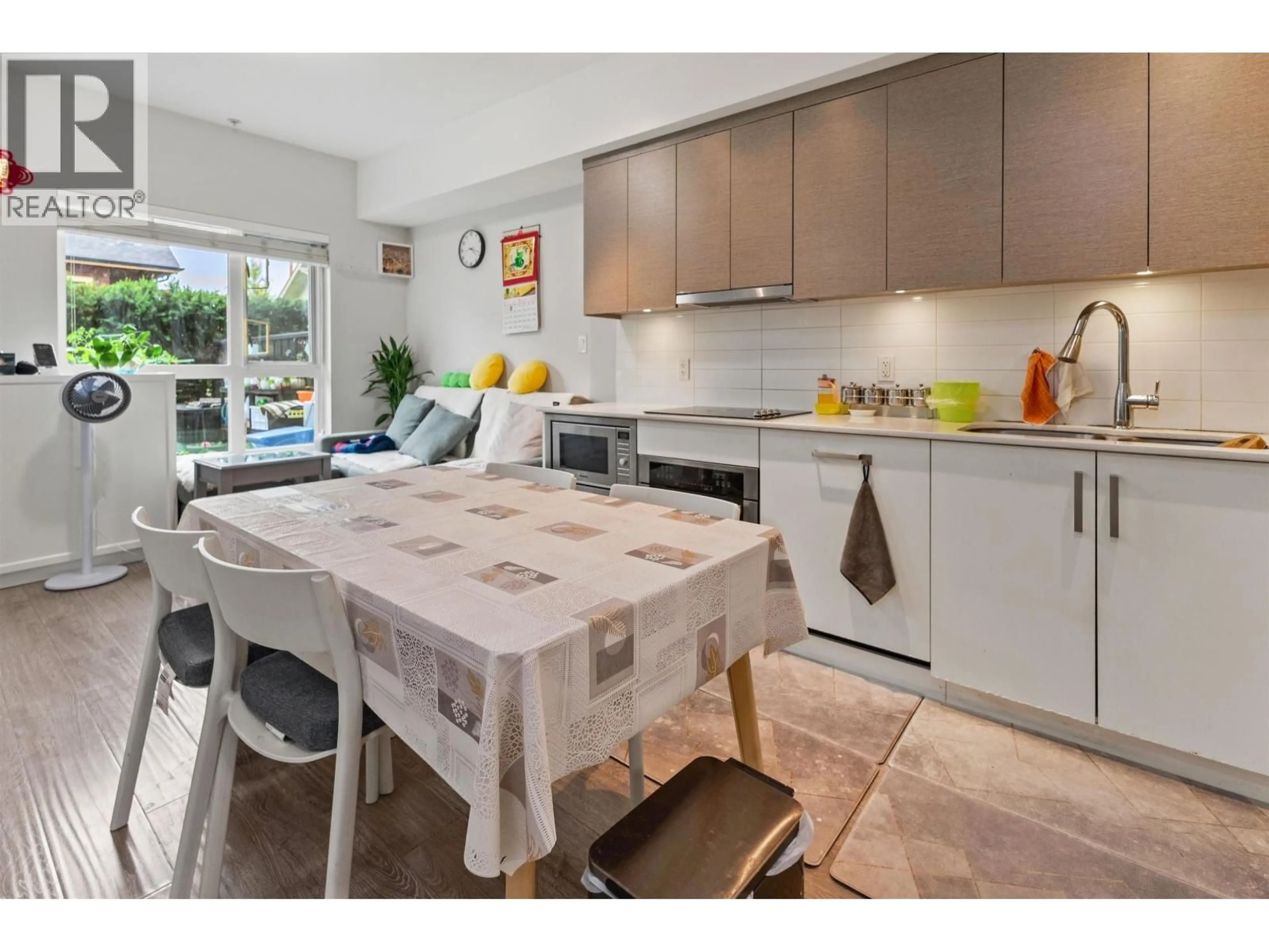 Open concept kitchen, unknown for 102 - 809 FOURTH AVENUE, New Westminster British Columbia V3M0K1