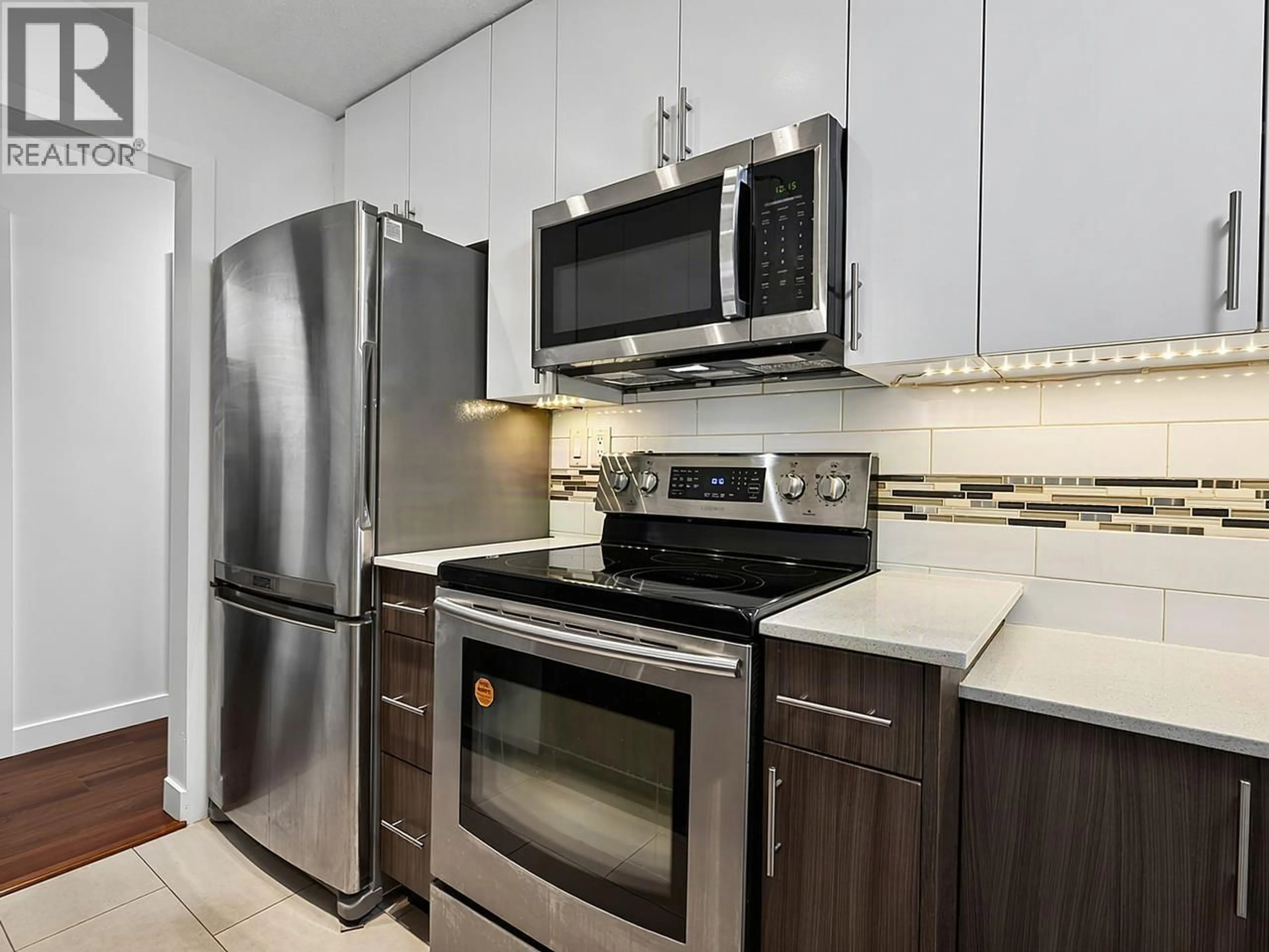 Standard kitchen, unknown for 101 - 750 7TH AVENUE, Vancouver British Columbia V5T4H5