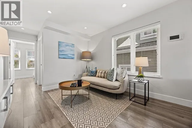 5440 RHODES STREET, Vancouver 3