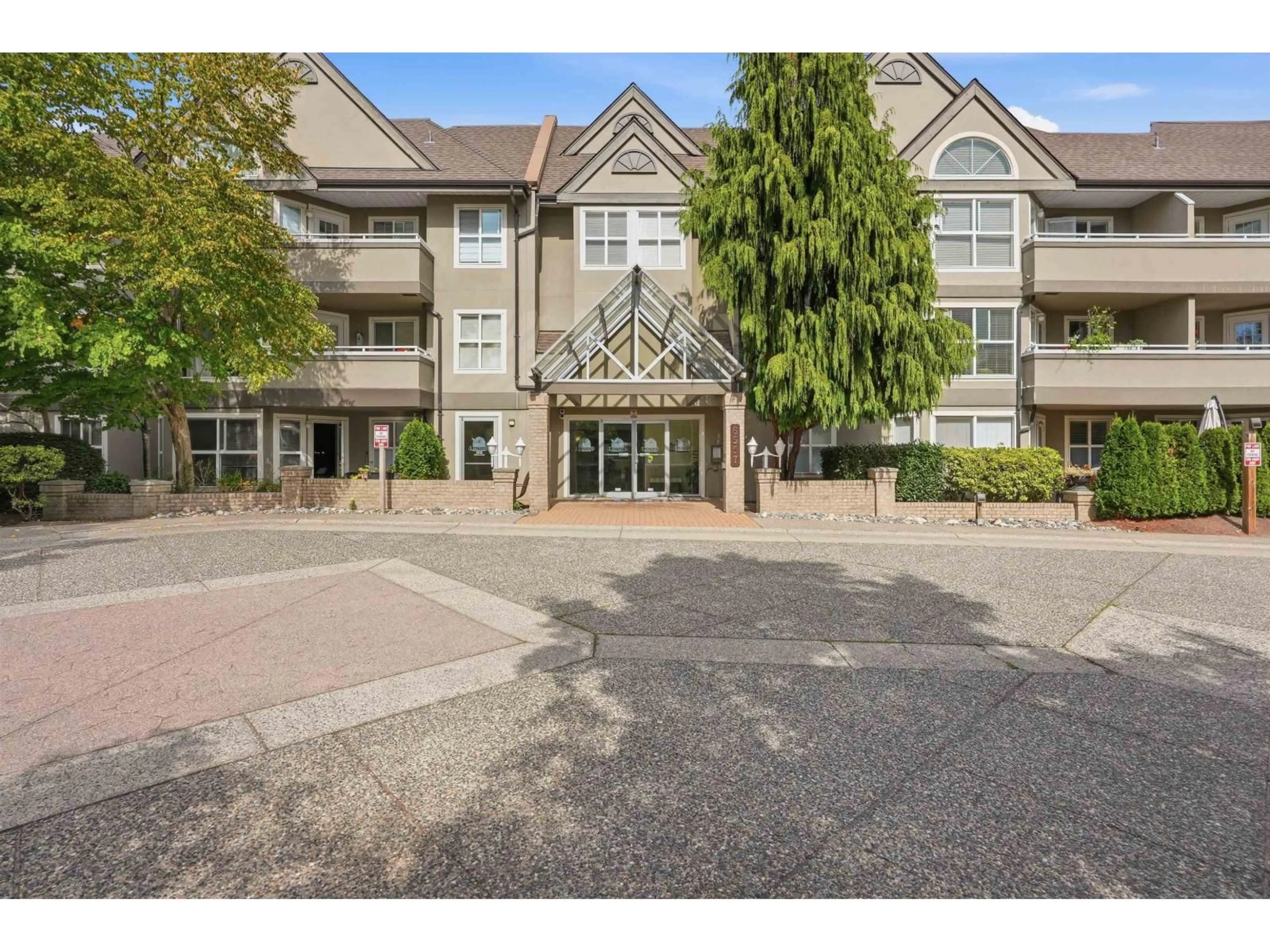 Unknown for 101 - 6557 121 STREET, Surrey British Columbia V3W1E7