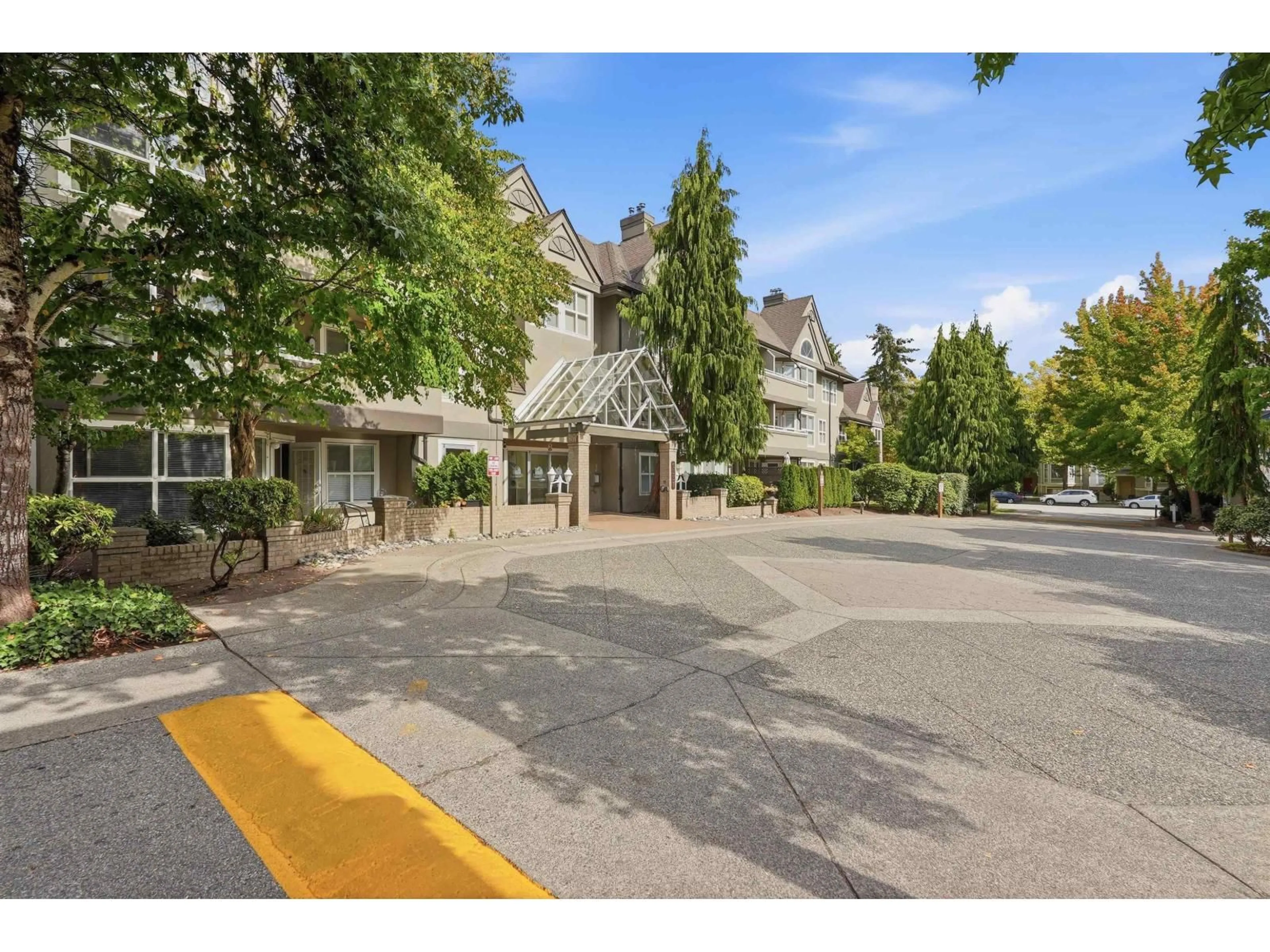Unknown for 101 - 6557 121 STREET, Surrey British Columbia V3W1E7