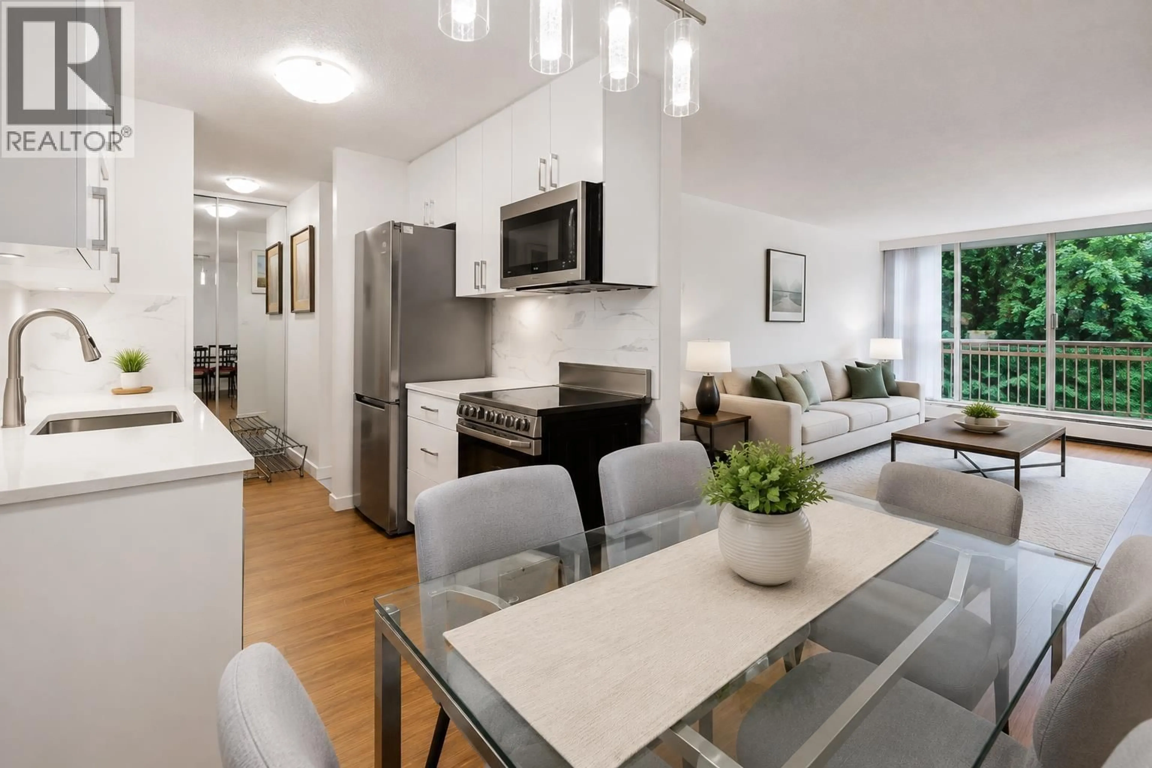 Open concept kitchen, unknown for 519 - 2012 FULLERTON AVENUE, North Vancouver British Columbia V7P3E3
