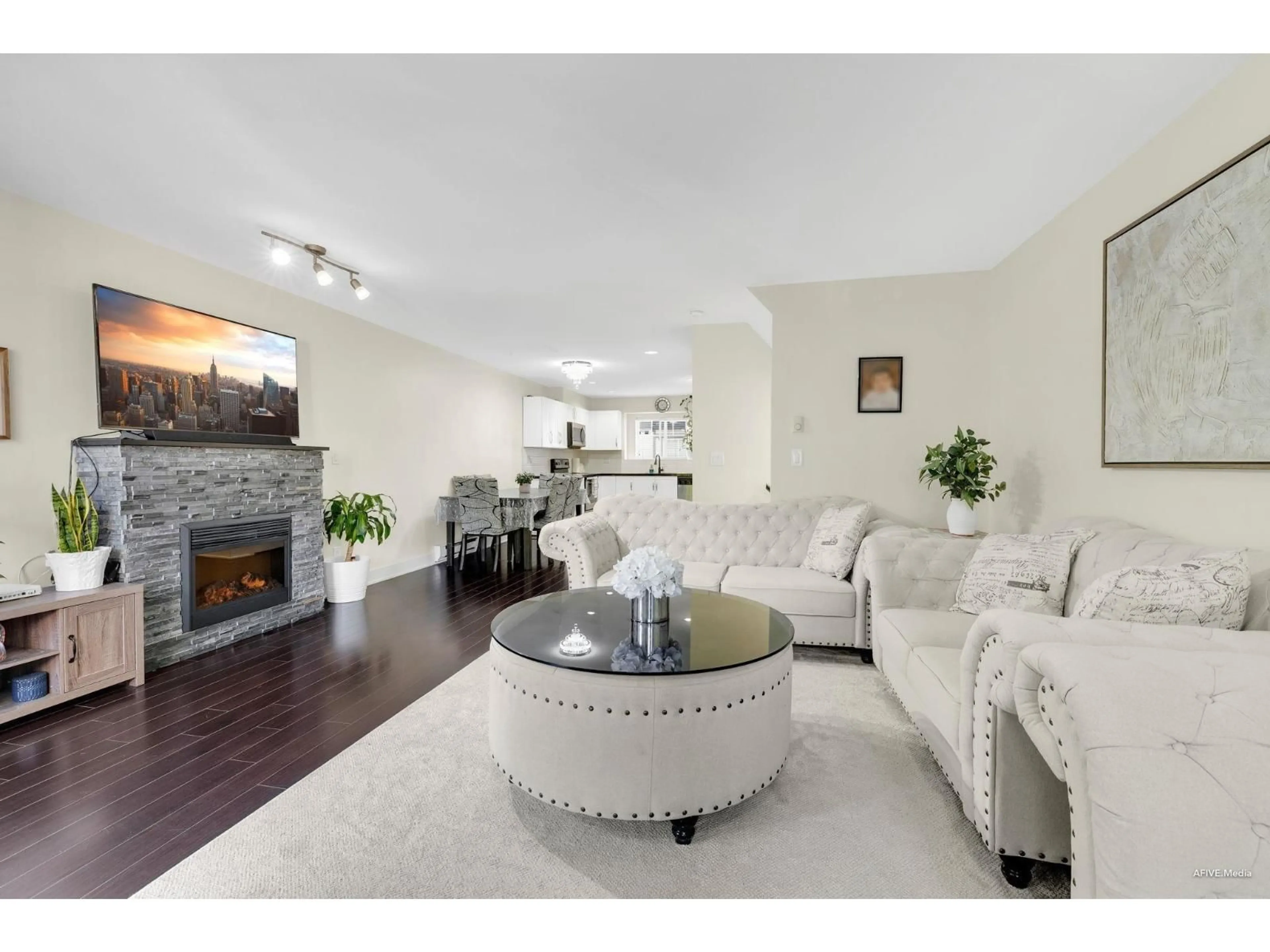 Living room with furniture, unknown for 110 - 13368 72 AVENUE, Surrey British Columbia V3W2N6