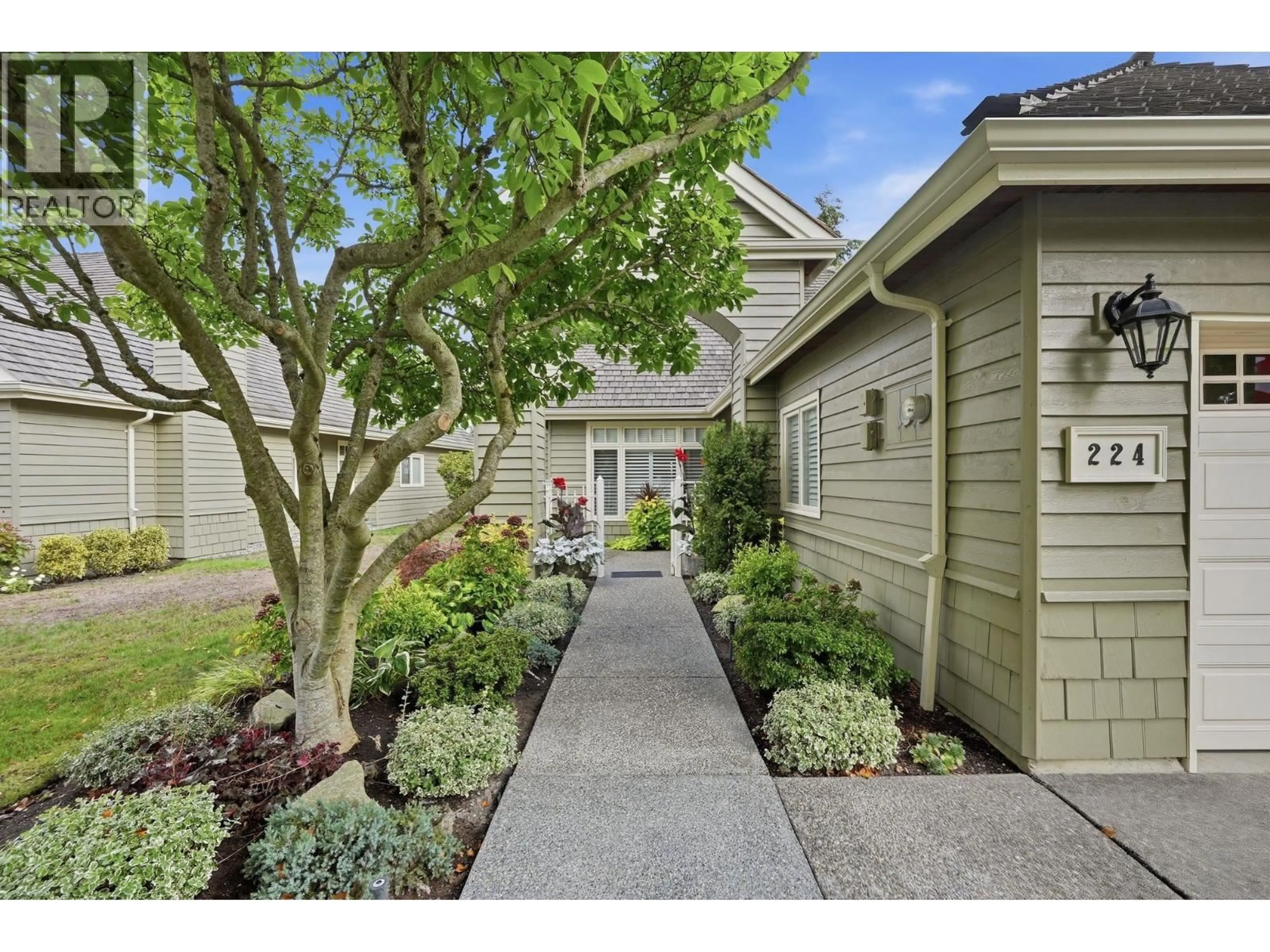 Indoor entryway for 224 - 6505 3 AVENUE, Delta British Columbia V4L2N1