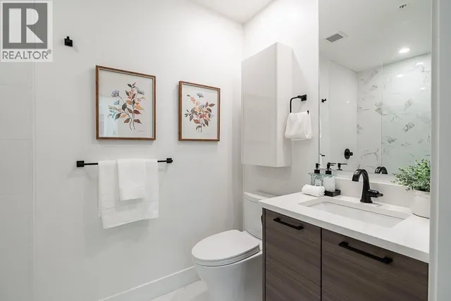 202 - 422 LAKEWOOD DRIVE, Vancouver 4