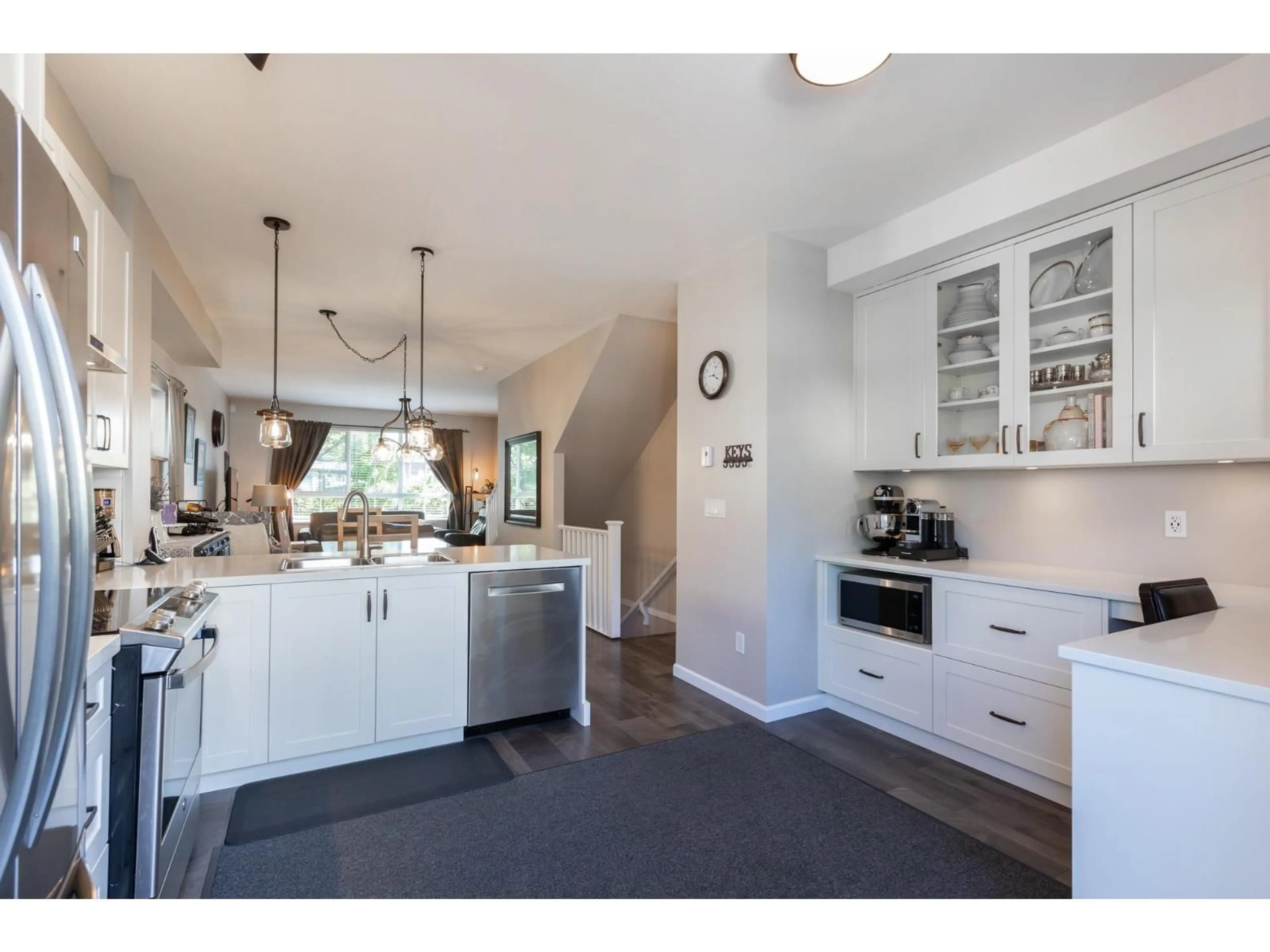 Open concept kitchen, ceramic/tile floor for 114 - 19505 68A AVENUE, Surrey British Columbia V4N6K3