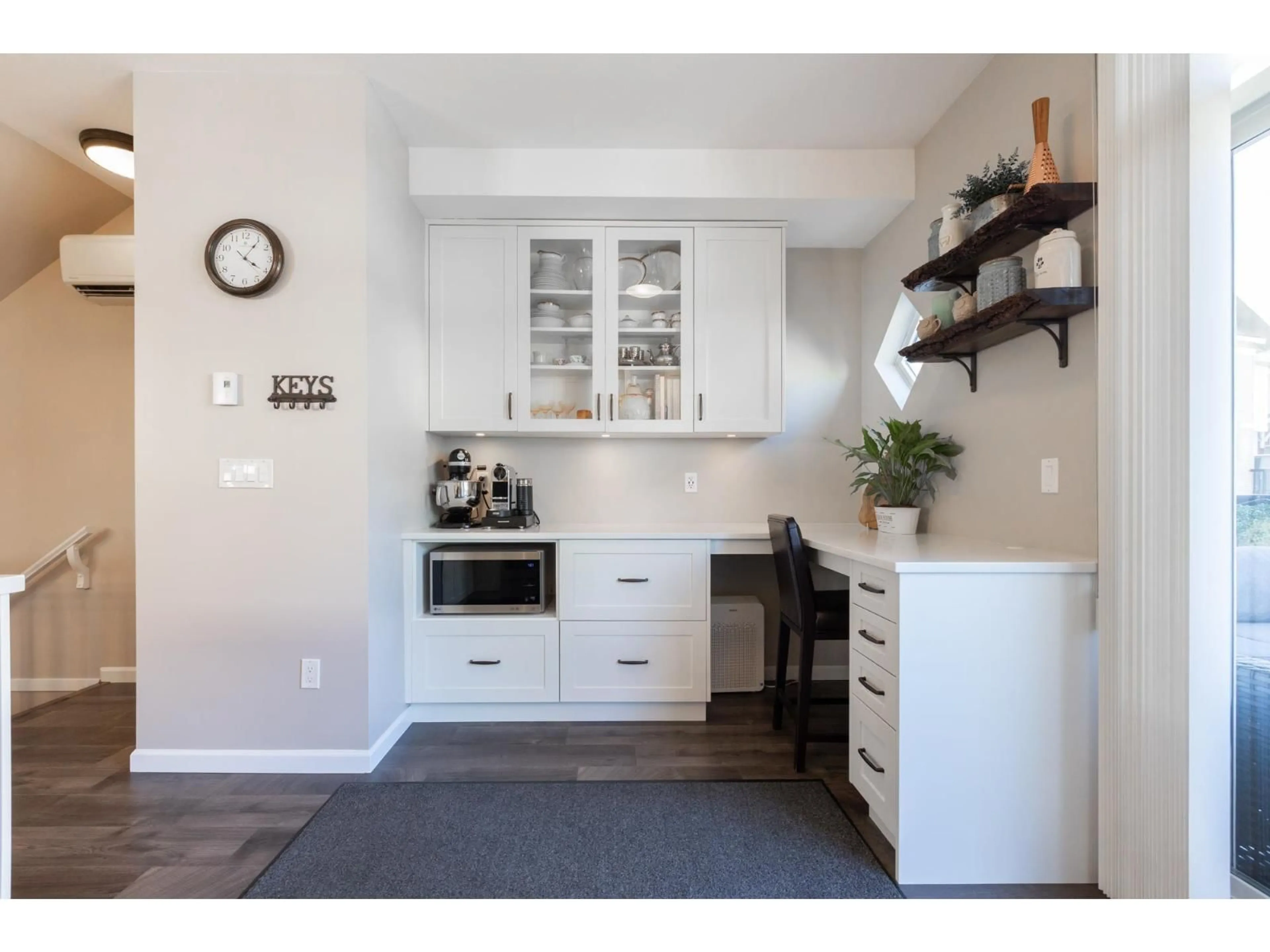 Open concept kitchen, unknown for 114 - 19505 68A AVENUE, Surrey British Columbia V4N6K3