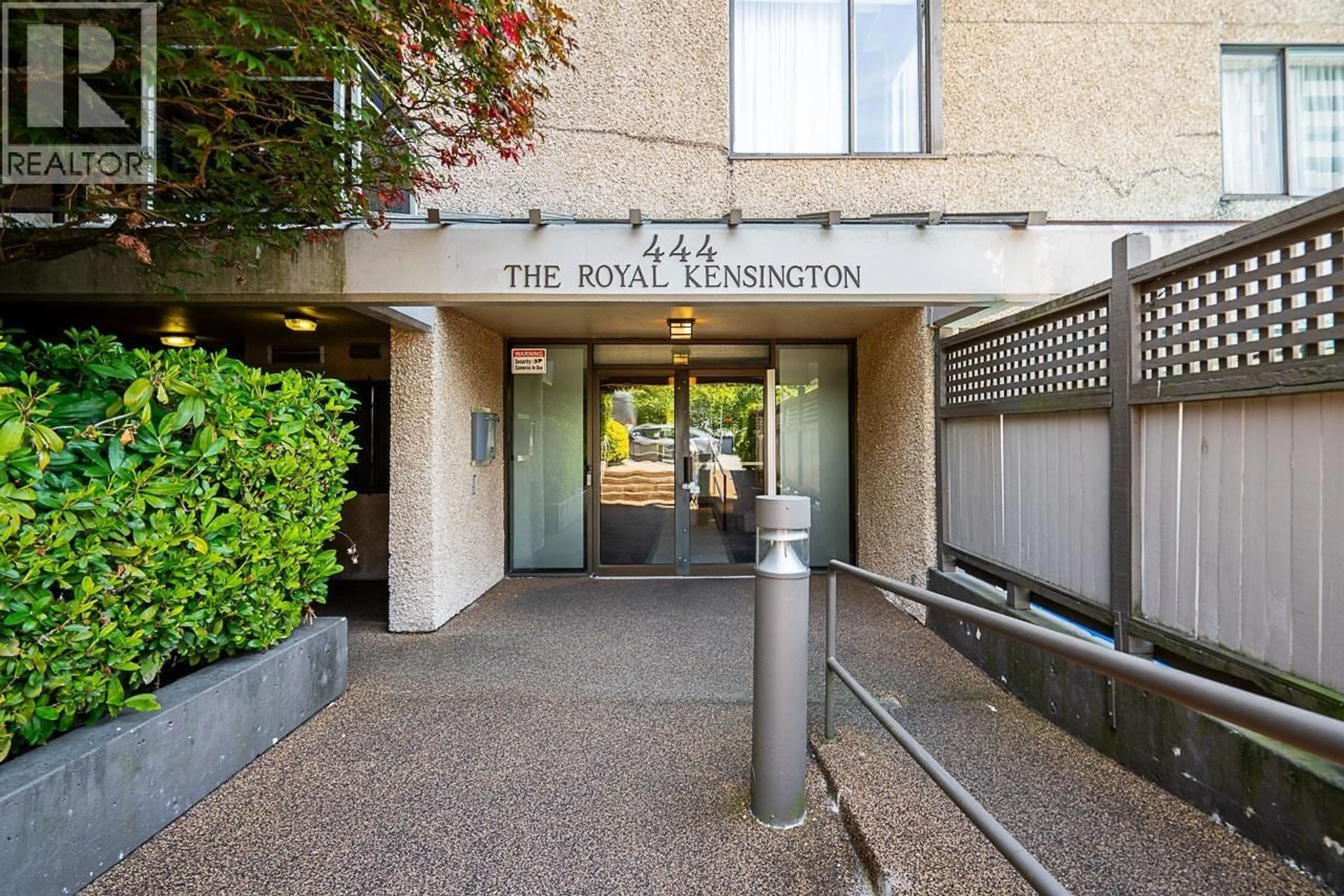 Indoor foyer for 801 - 444 LONSDALE AVENUE, North Vancouver British Columbia V7M3H5
